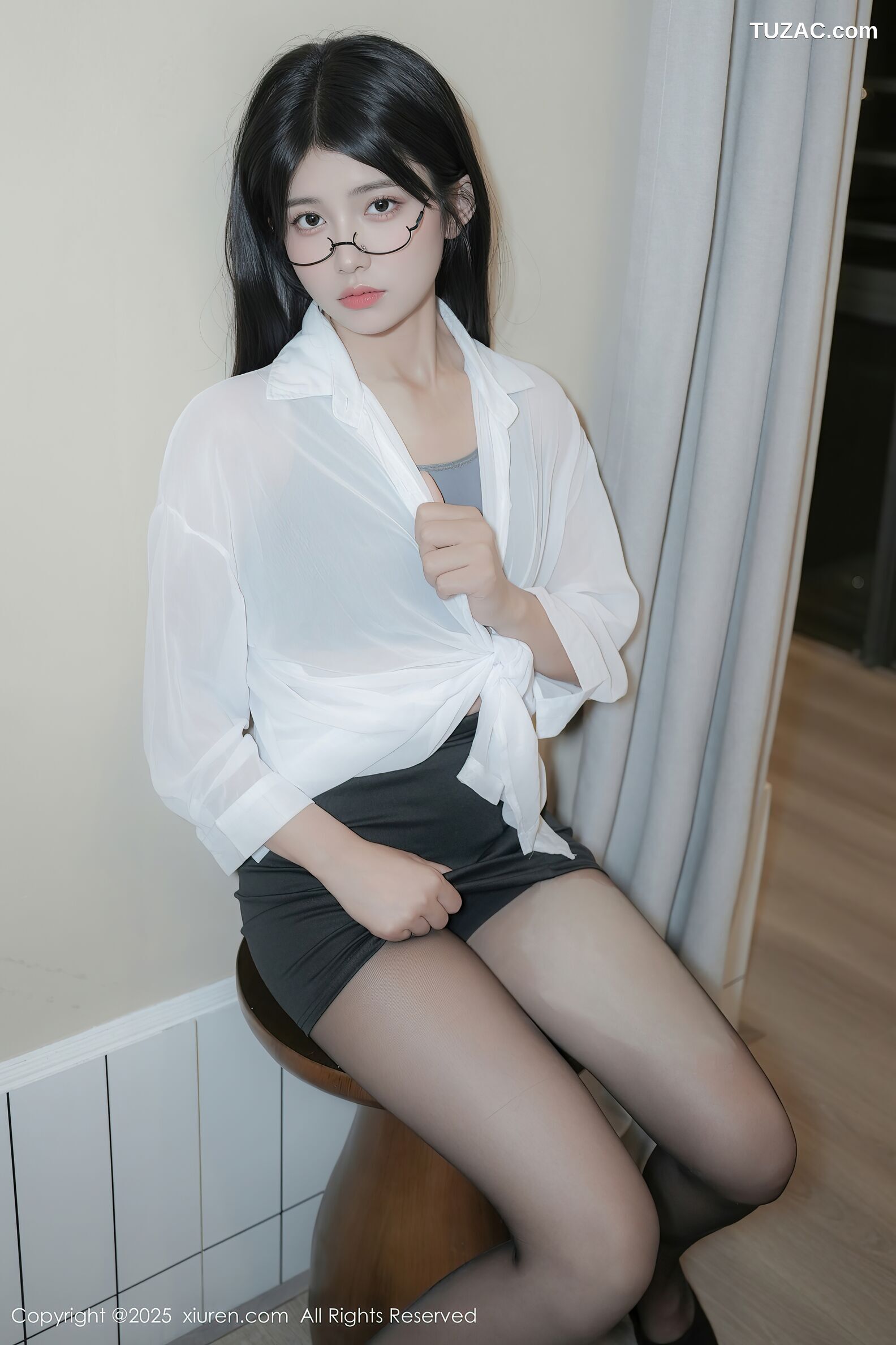 XiuRen秀人网-10601-美少女-白衬衫黑短裙黑丝-2025.07.30