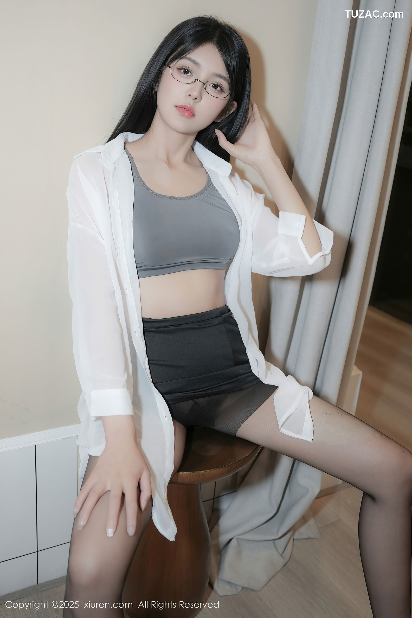 XiuRen秀人网-10601-美少女-白衬衫黑短裙黑丝-2025.07.30