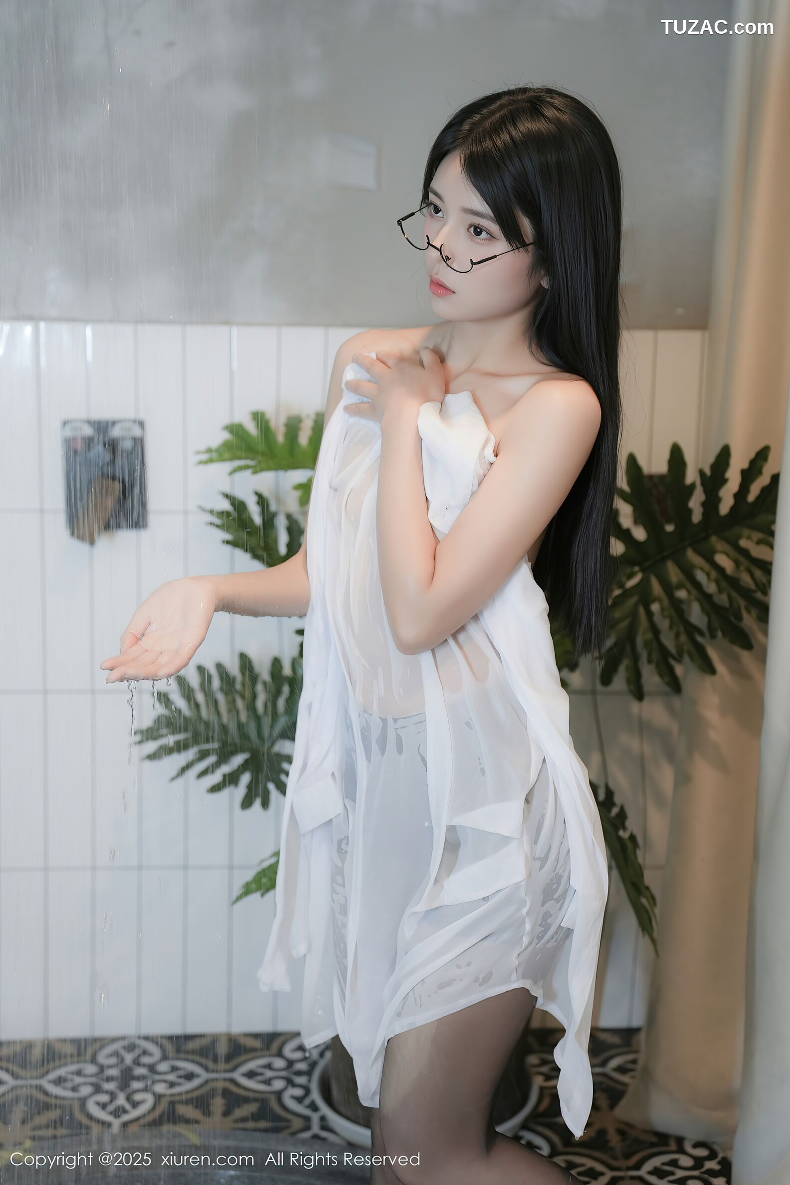 XiuRen秀人网-10601-美少女-白衬衫黑短裙黑丝-2025.07.30