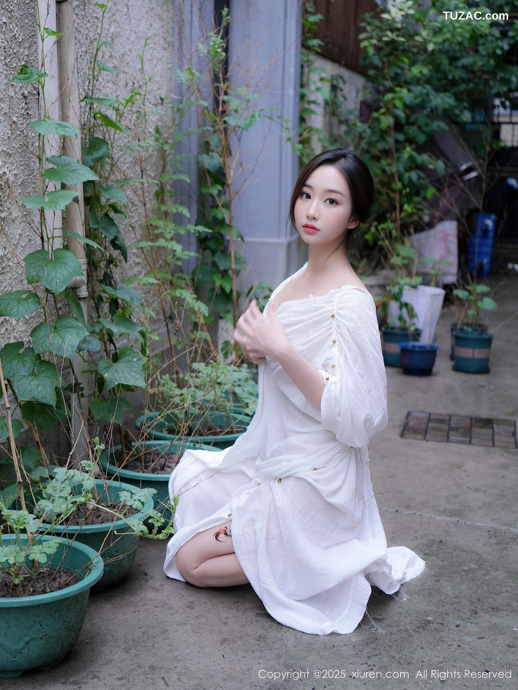 XiuRen秀人网-10603-楠芝-街拍白色长裙女画家爆乳-2025.07.31