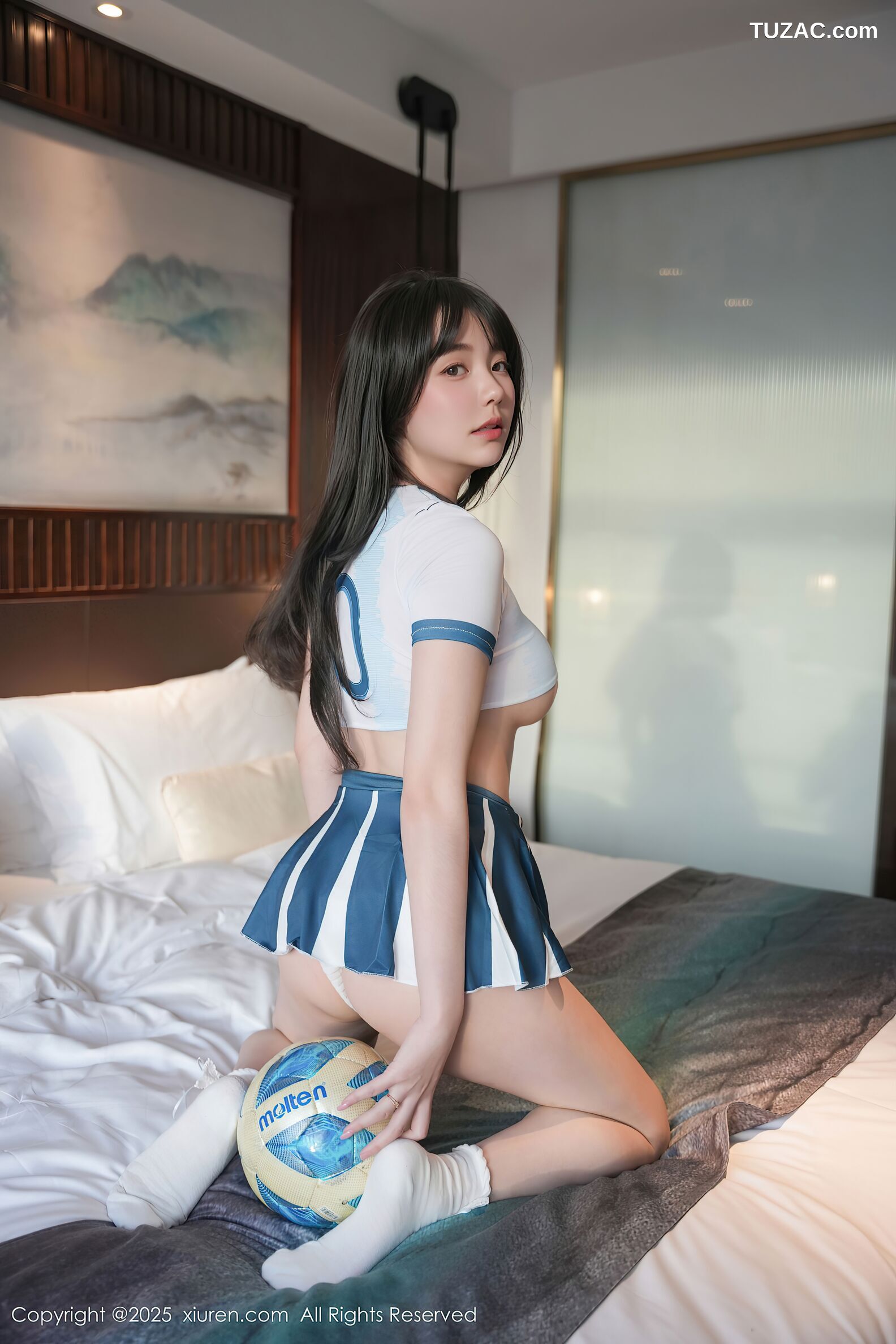 XiuRen秀人网-10606-软情-短T短裙足球宝贝-2025.07.31