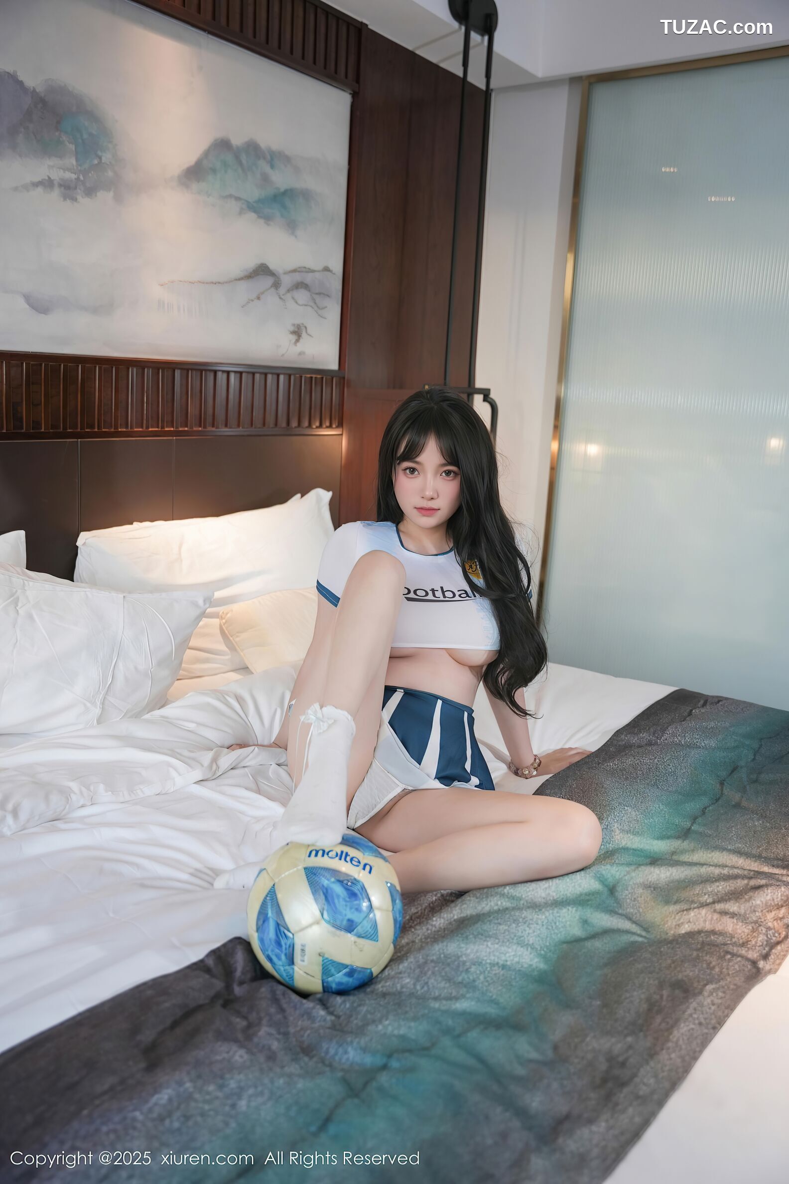 XiuRen秀人网-10606-软情-短T短裙足球宝贝-2025.07.31