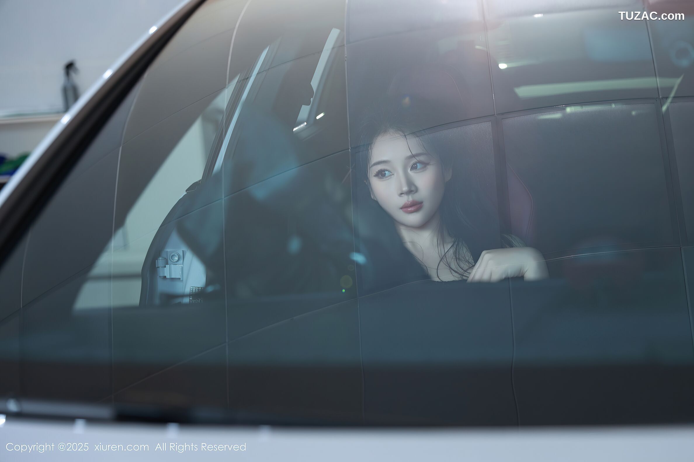 XiuRen秀人网-10612-南乔-车模黑丝情趣内衣超短牛仔裤爆乳-2025.08.01