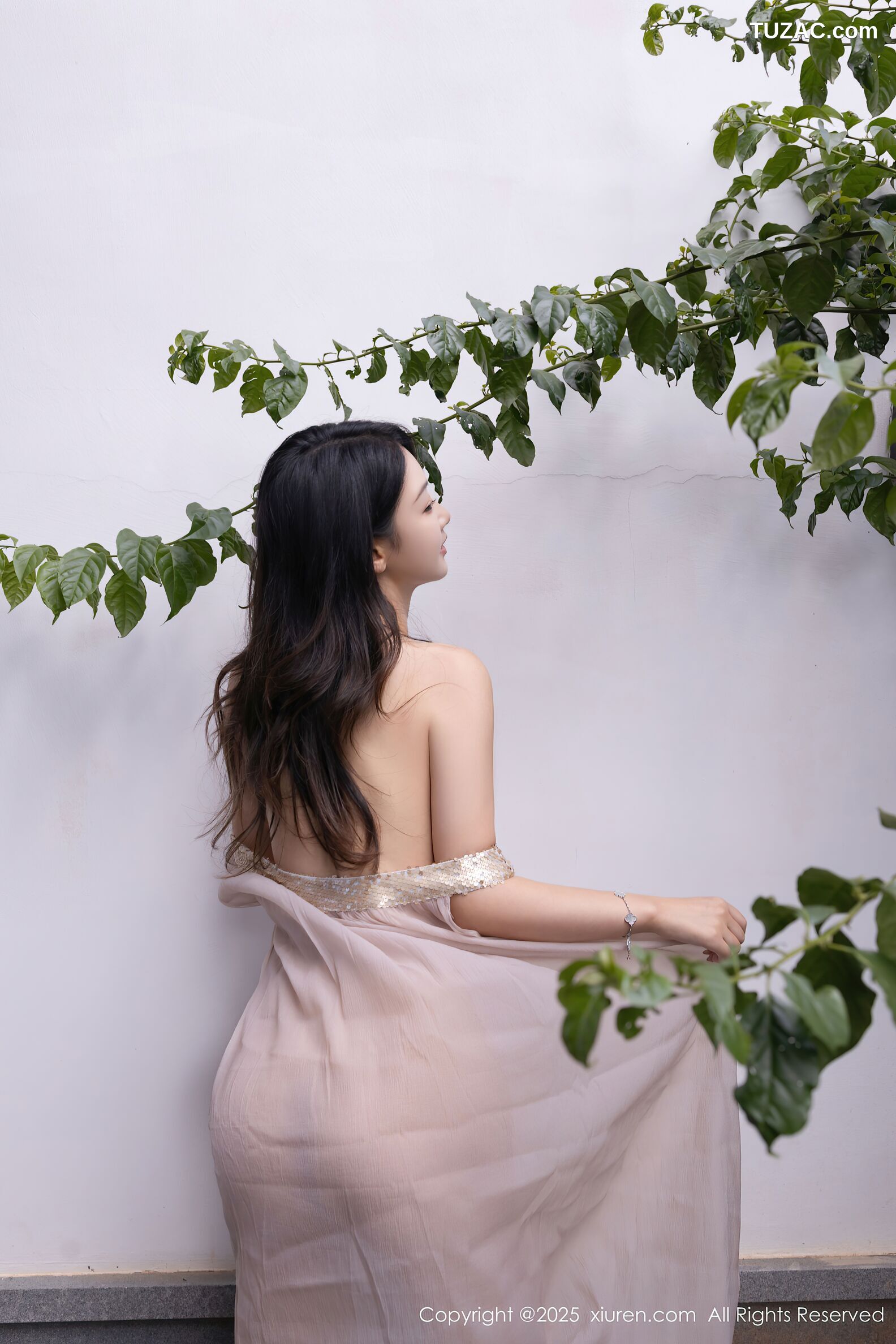 XiuRen秀人网-10619-唐安琪-浅色薄纱诱人肉色丝袜-2025.08.04