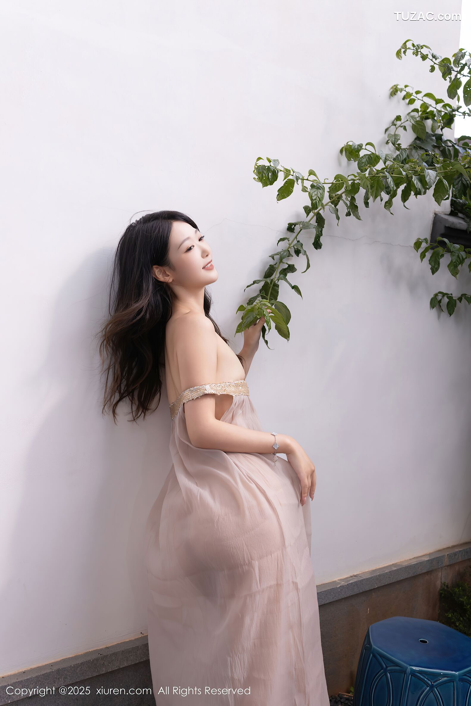 XiuRen秀人网-10619-唐安琪-浅色薄纱诱人肉色丝袜-2025.08.04