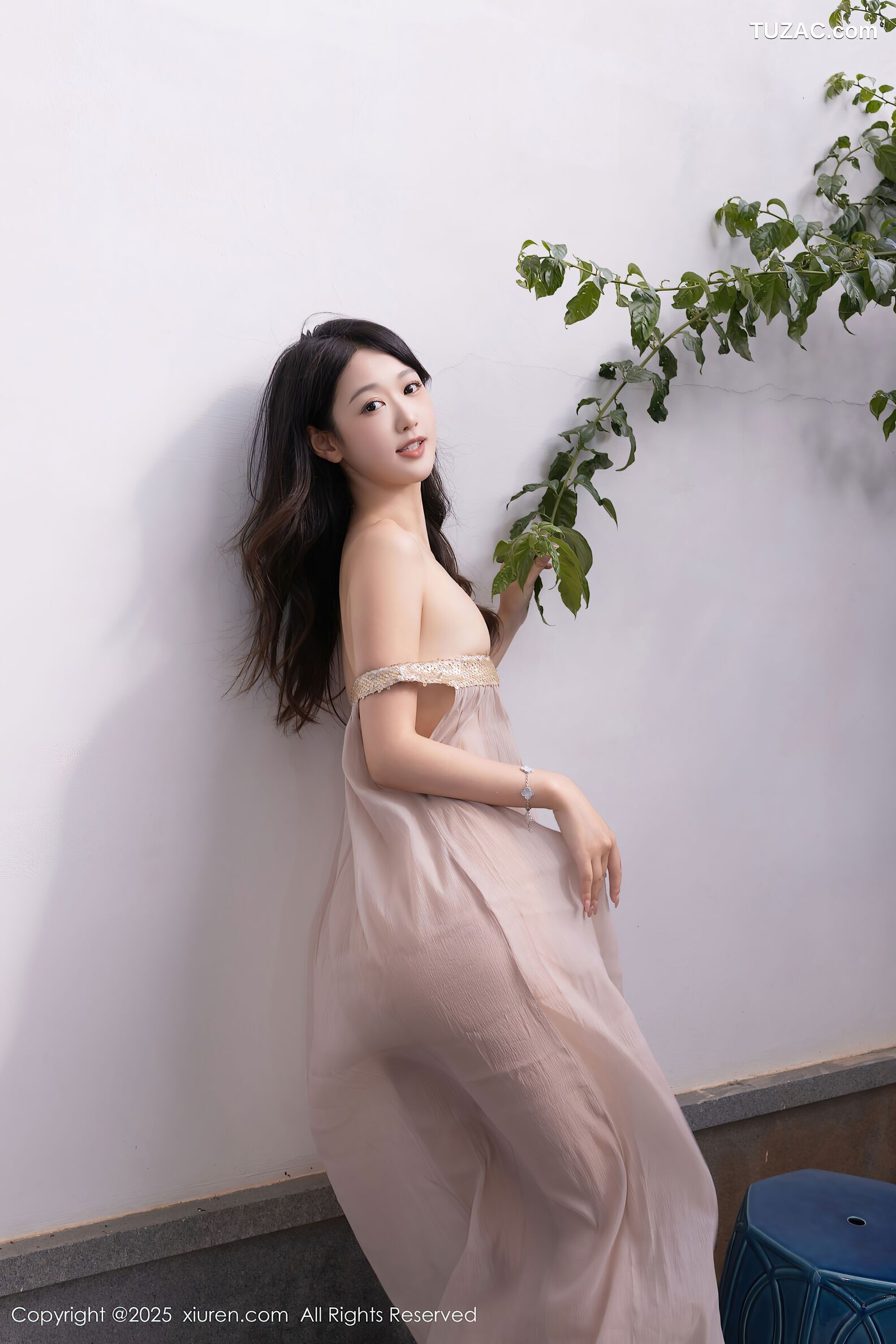 XiuRen秀人网-10619-唐安琪-浅色薄纱诱人肉色丝袜-2025.08.04