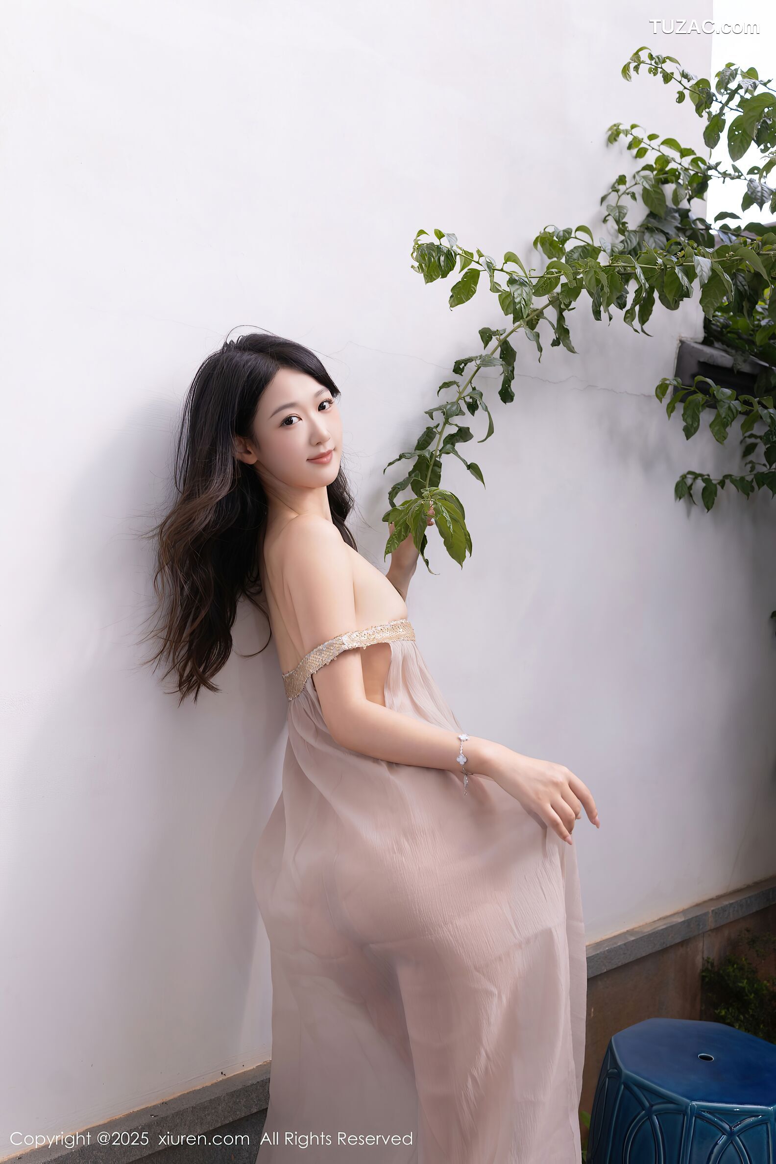 XiuRen秀人网-10619-唐安琪-浅色薄纱诱人肉色丝袜-2025.08.04