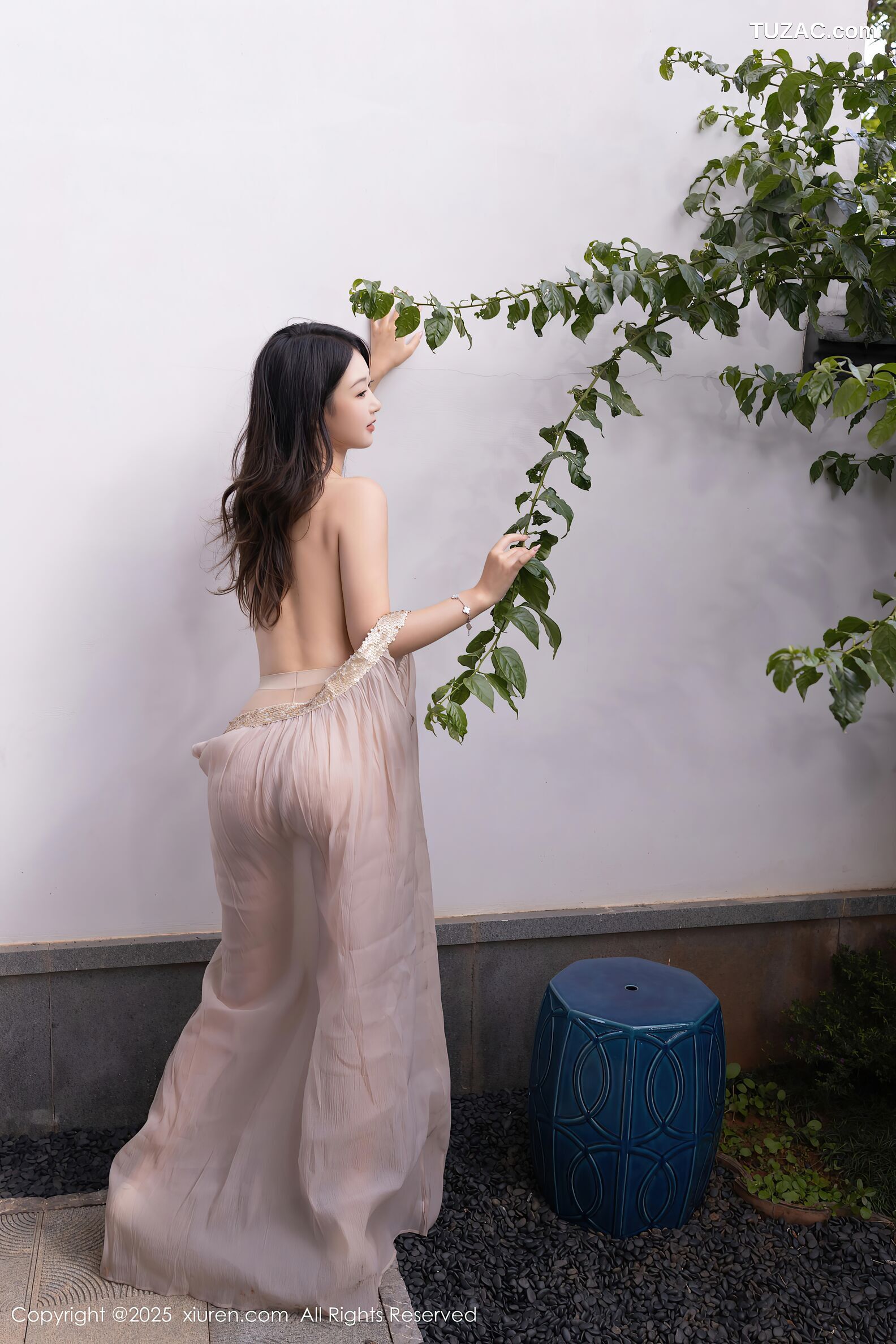 XiuRen秀人网-10619-唐安琪-浅色薄纱诱人肉色丝袜-2025.08.04