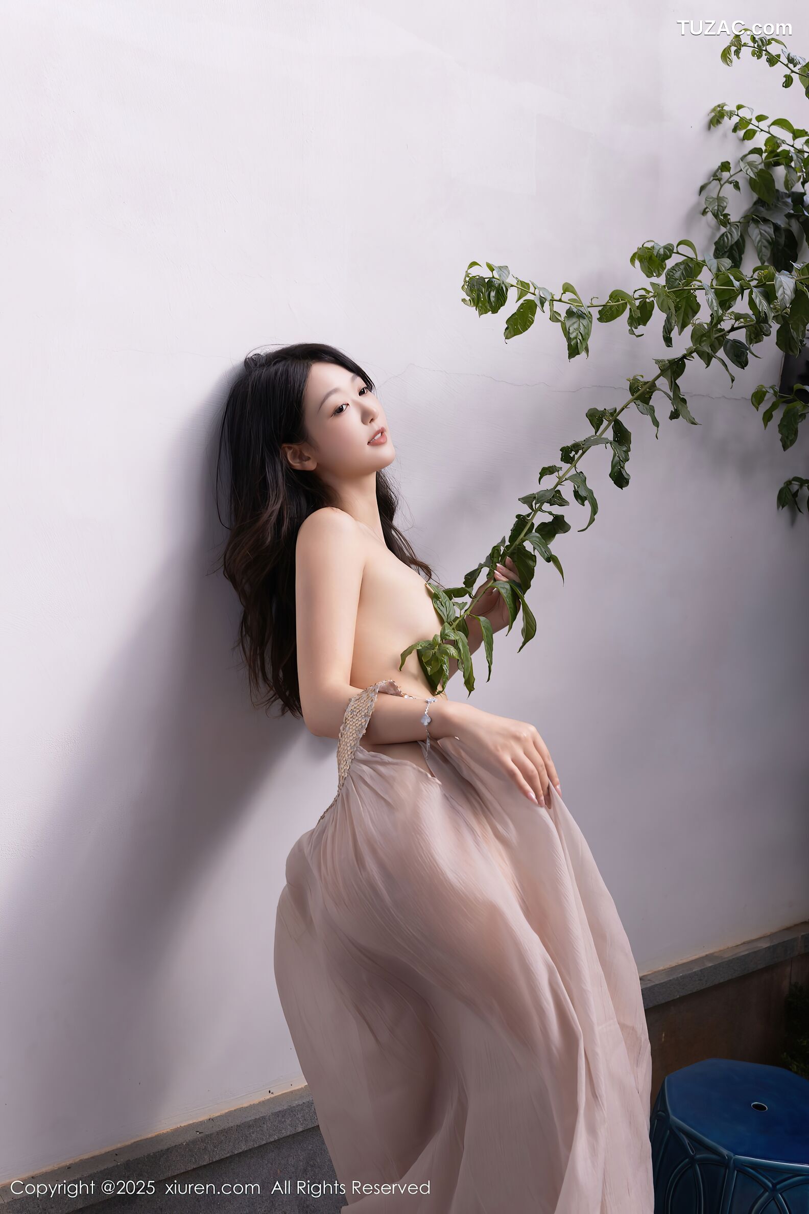 XiuRen秀人网-10619-唐安琪-浅色薄纱诱人肉色丝袜-2025.08.04
