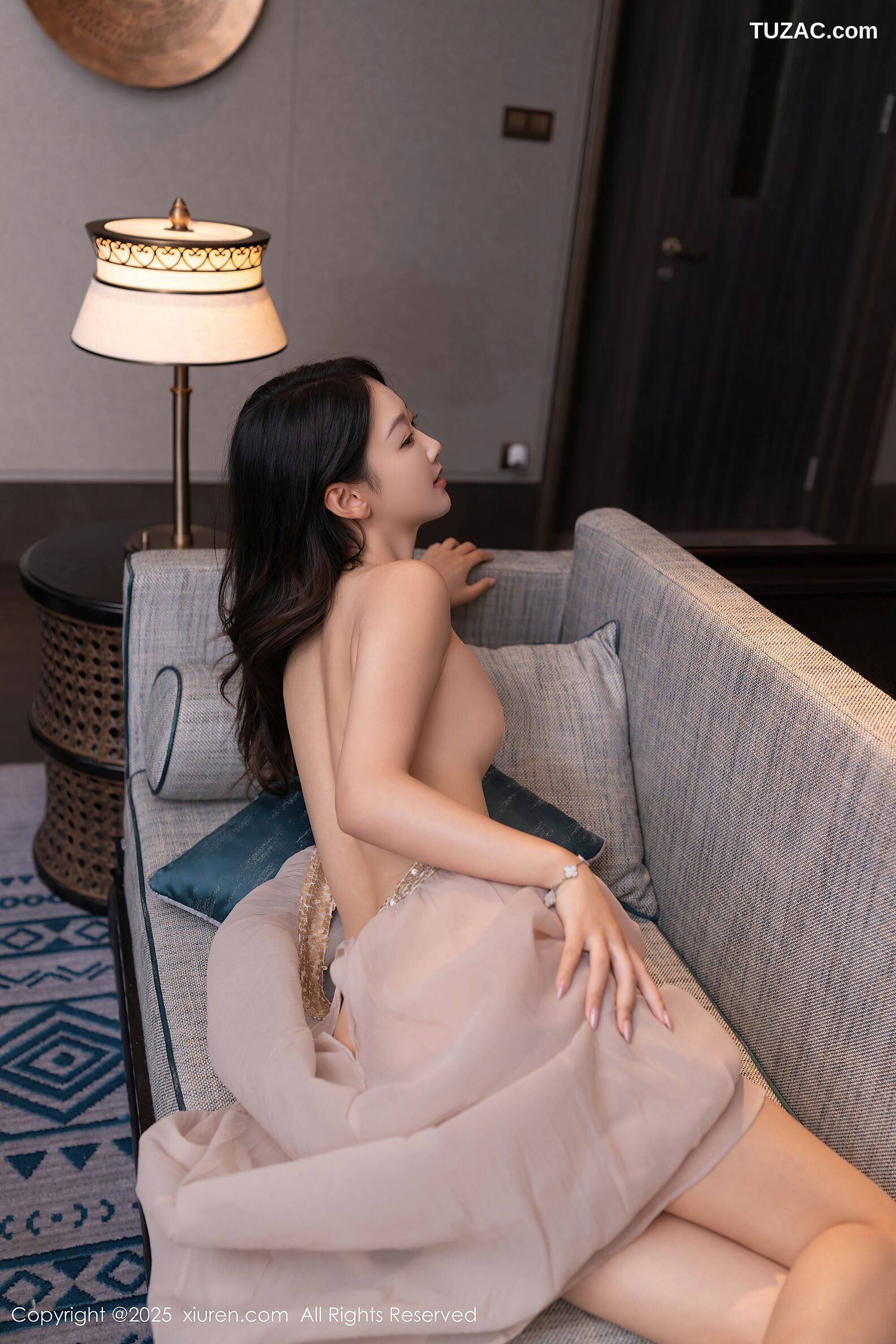 XiuRen秀人网-10619-唐安琪-浅色薄纱诱人肉色丝袜-2025.08.04
