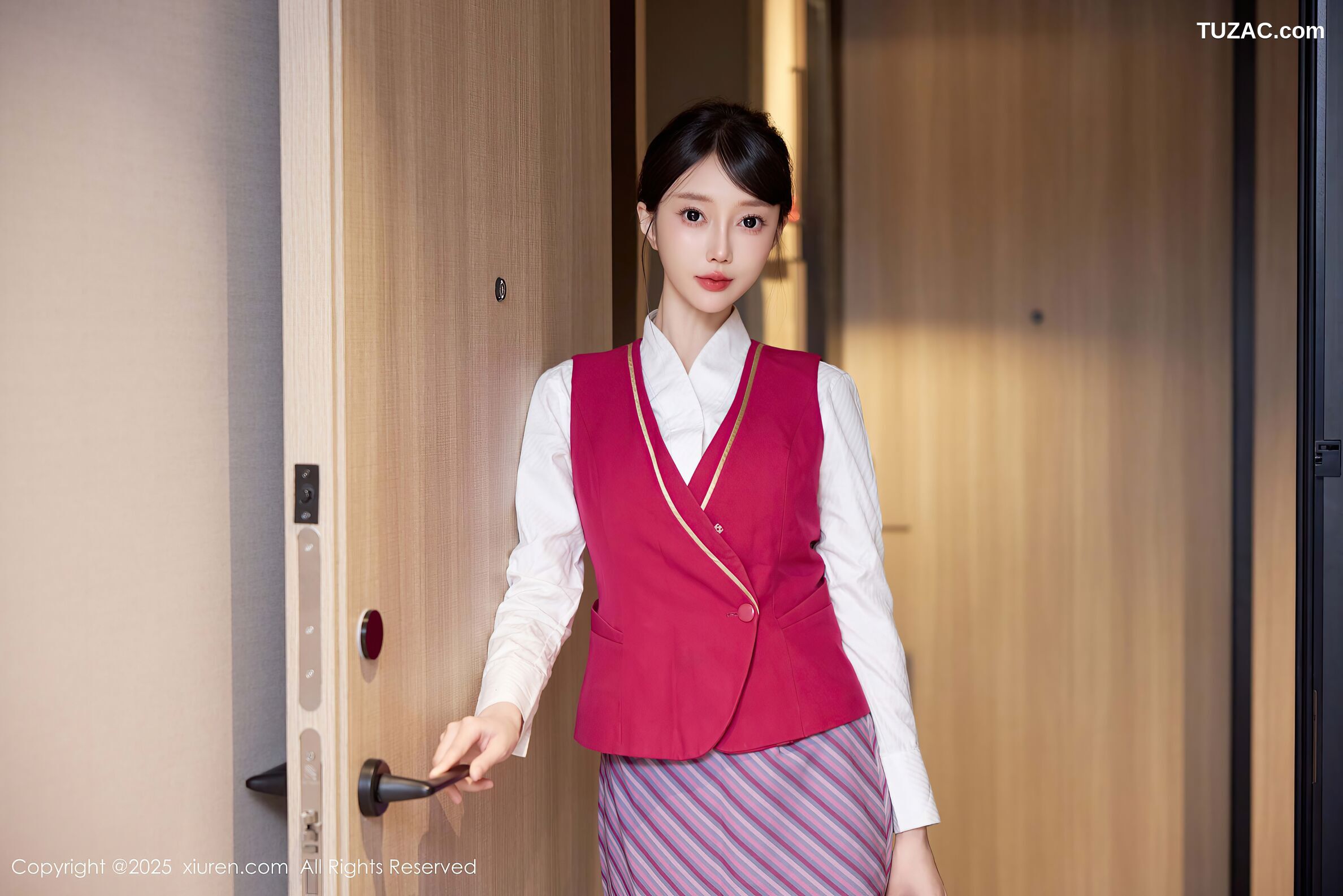 XiuRen秀人网-10620-玥儿玥er-空姐制服黑丝诱惑-2025.08.04