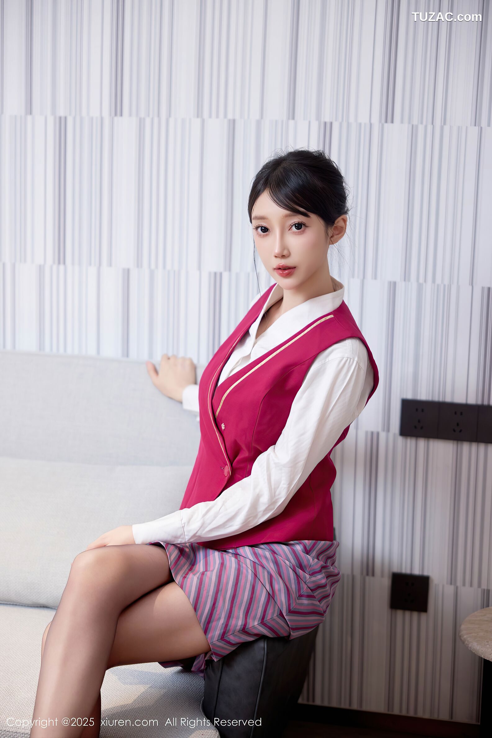 XiuRen秀人网-10620-玥儿玥er-空姐制服黑丝诱惑-2025.08.04
