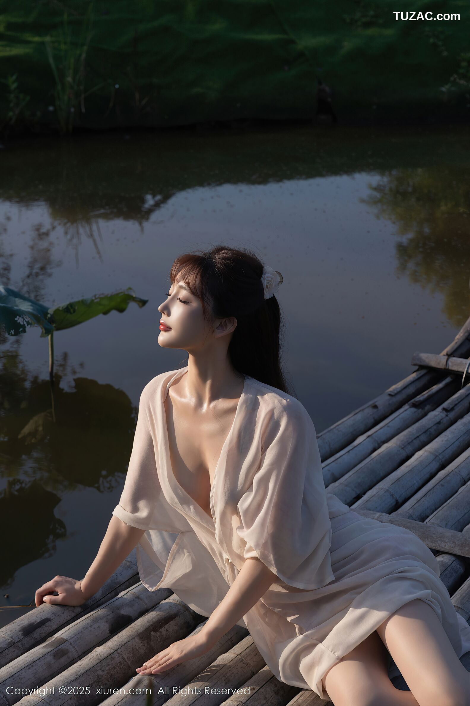 XiuRen秀人网-10630-陆萱萱-荷塘古风浅色薄纱肉色丝袜-2025.08.07