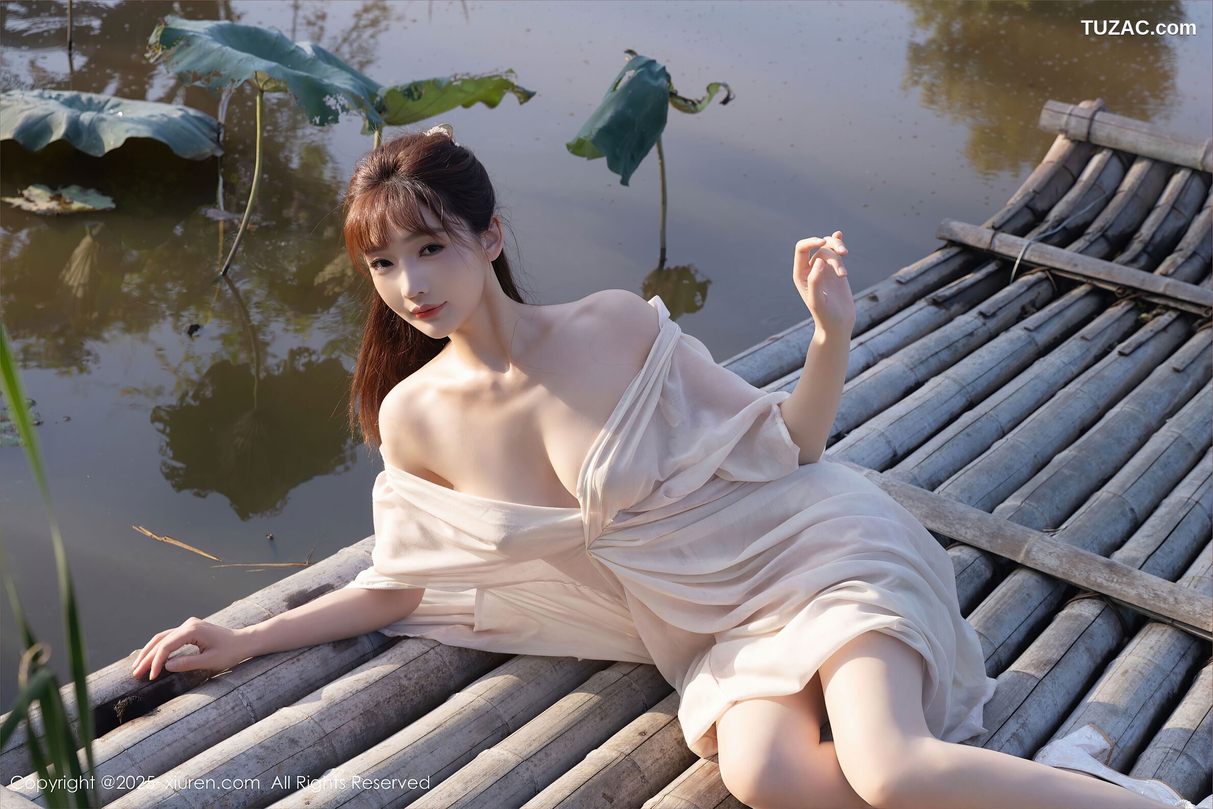 XiuRen秀人网-10630-陆萱萱-荷塘古风浅色薄纱肉色丝袜-2025.08.07