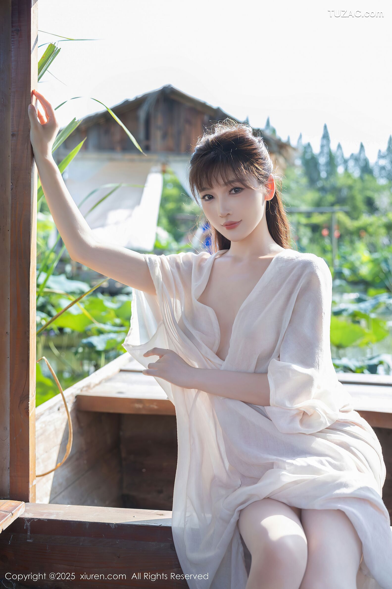 XiuRen秀人网-10630-陆萱萱-荷塘古风浅色薄纱肉色丝袜-2025.08.07