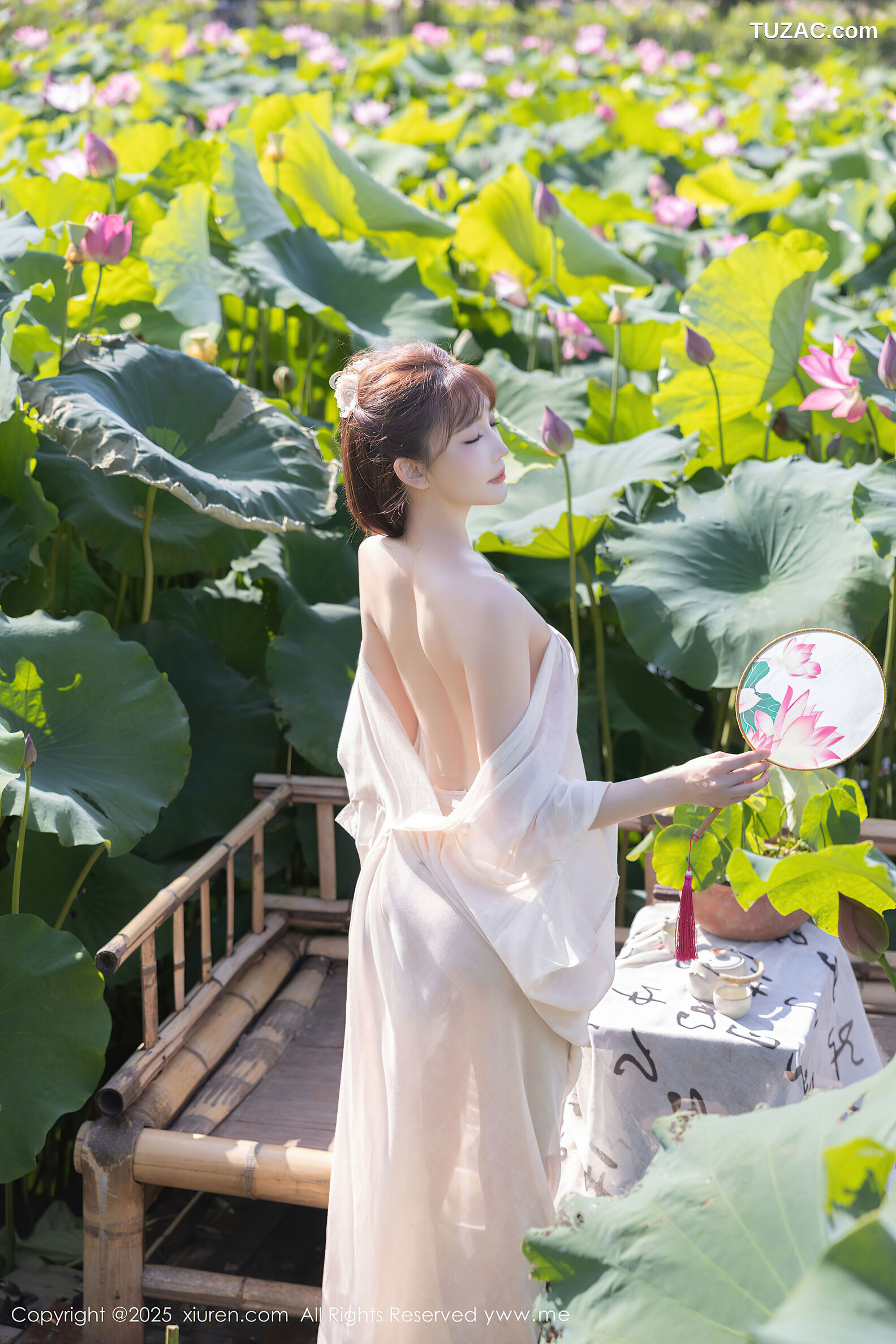 XiuRen秀人网-10630-陆萱萱-荷塘古风浅色薄纱肉色丝袜-2025.08.07