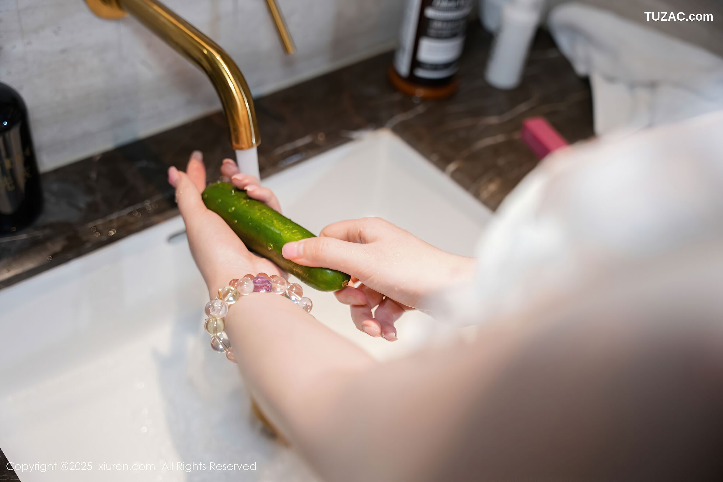 XiuRen秀人网-10631-软情-白纱情趣女仆装-2025.08.08