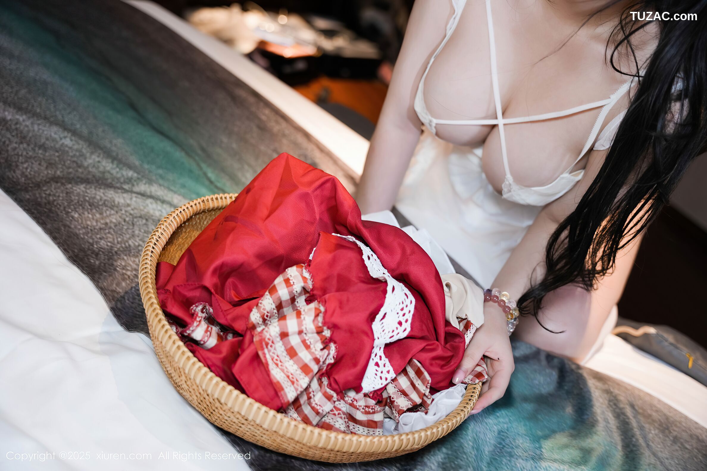 XiuRen秀人网-10631-软情-白纱情趣女仆装-2025.08.08