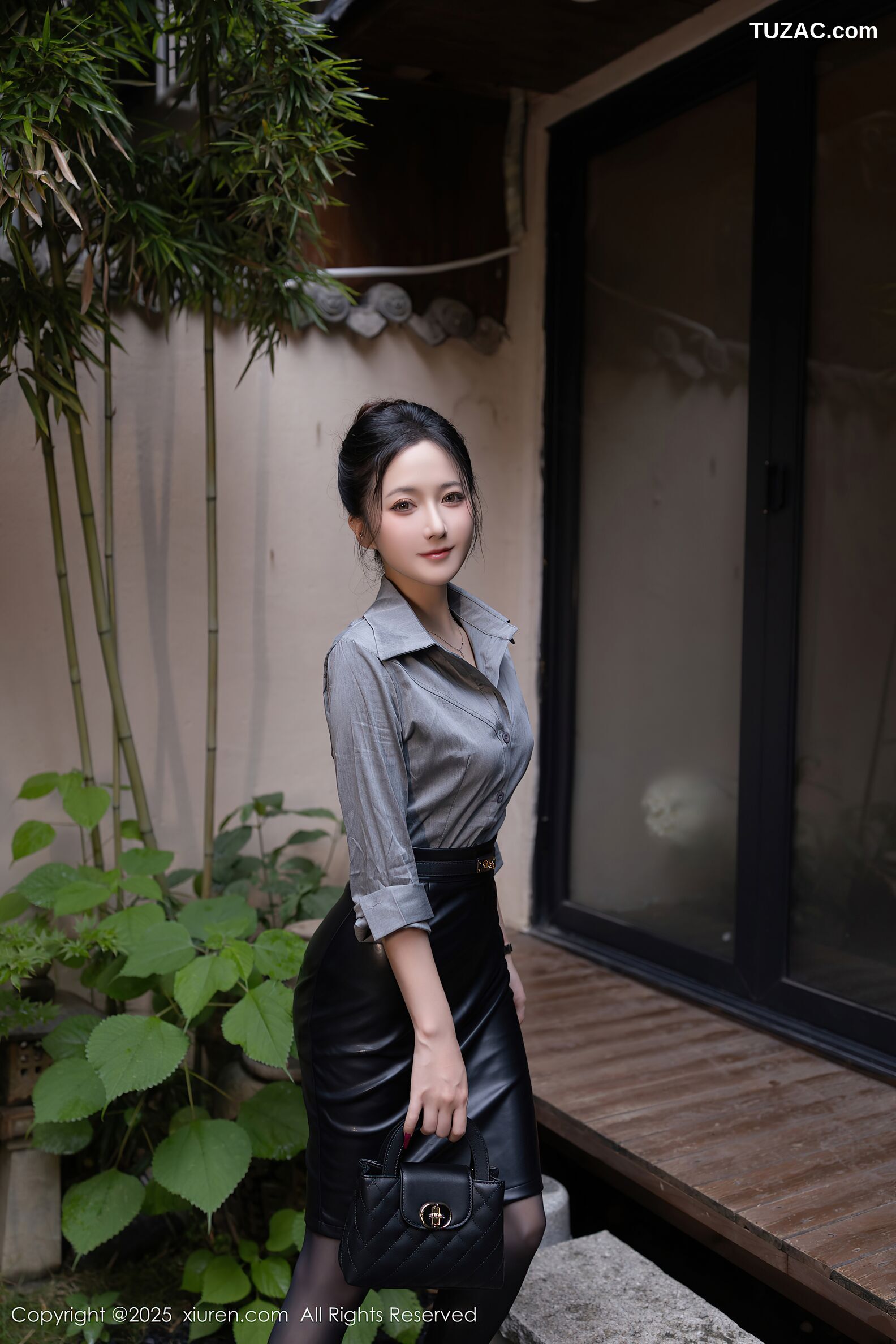 XiuRen秀人网-10635-鱼子酱Fish-气质千金小姐灰衬衫黑短裙黑丝和服按摩-2025.08.08