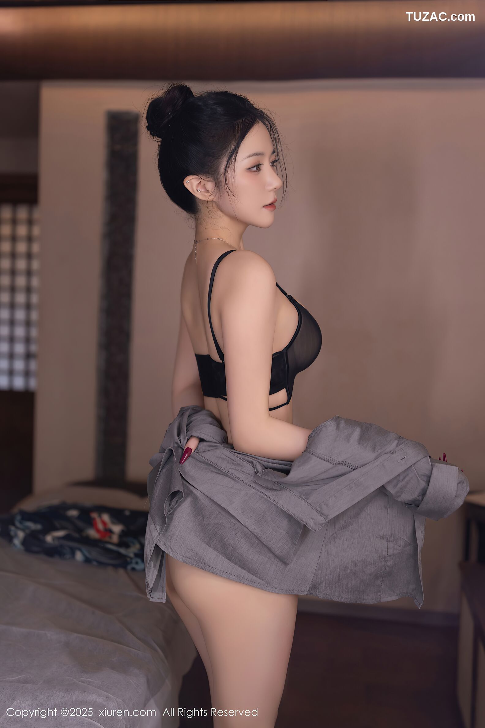 XiuRen秀人网-10635-鱼子酱Fish-气质千金小姐灰衬衫黑短裙黑丝和服按摩-2025.08.08