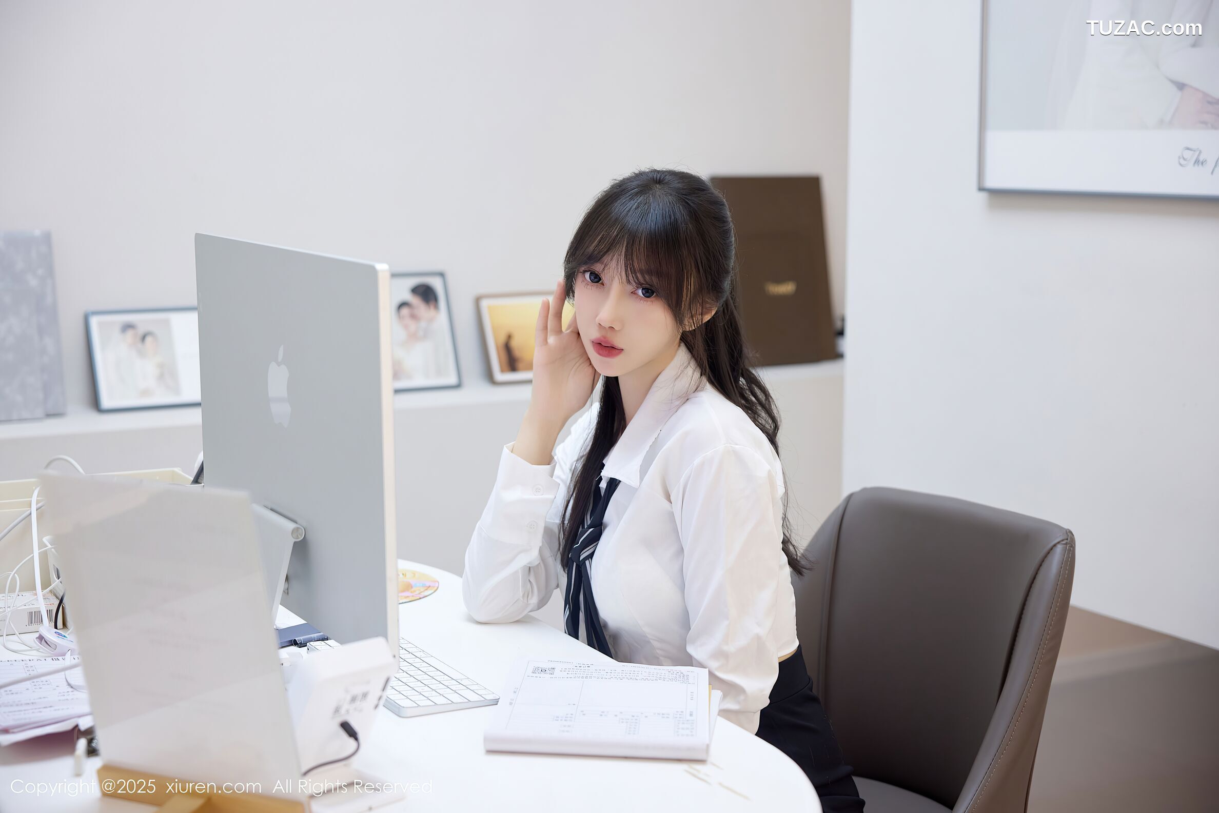 XiuRen秀人网-10636-玥儿玥er-OL白衬衫黑短裙黑丝-2025.08.11