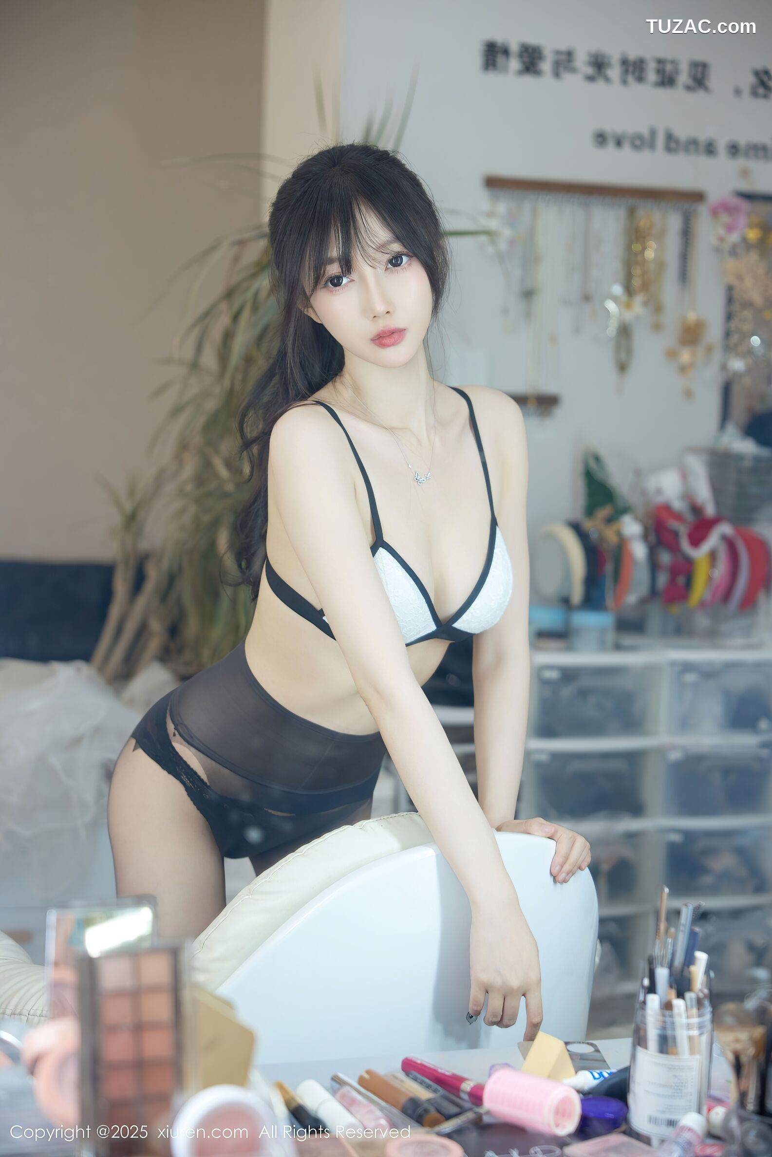 XiuRen秀人网-10636-玥儿玥er-OL白衬衫黑短裙黑丝-2025.08.11
