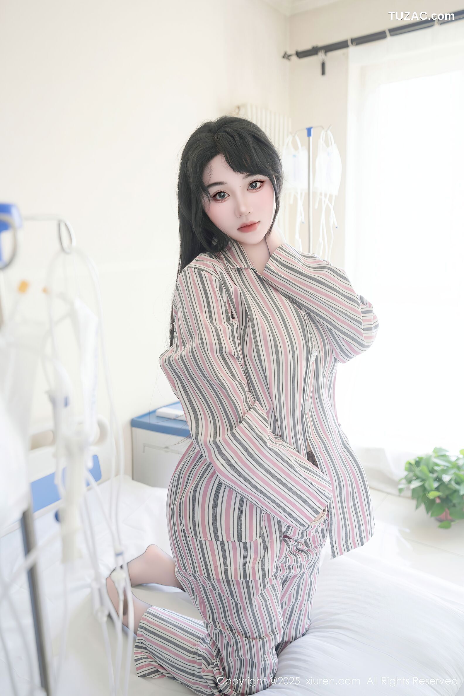 XiuRen秀人网-10648-汐汐爱吃草莓-安定医院里的小躁动-病号服豹纹内衣-2025.08.14