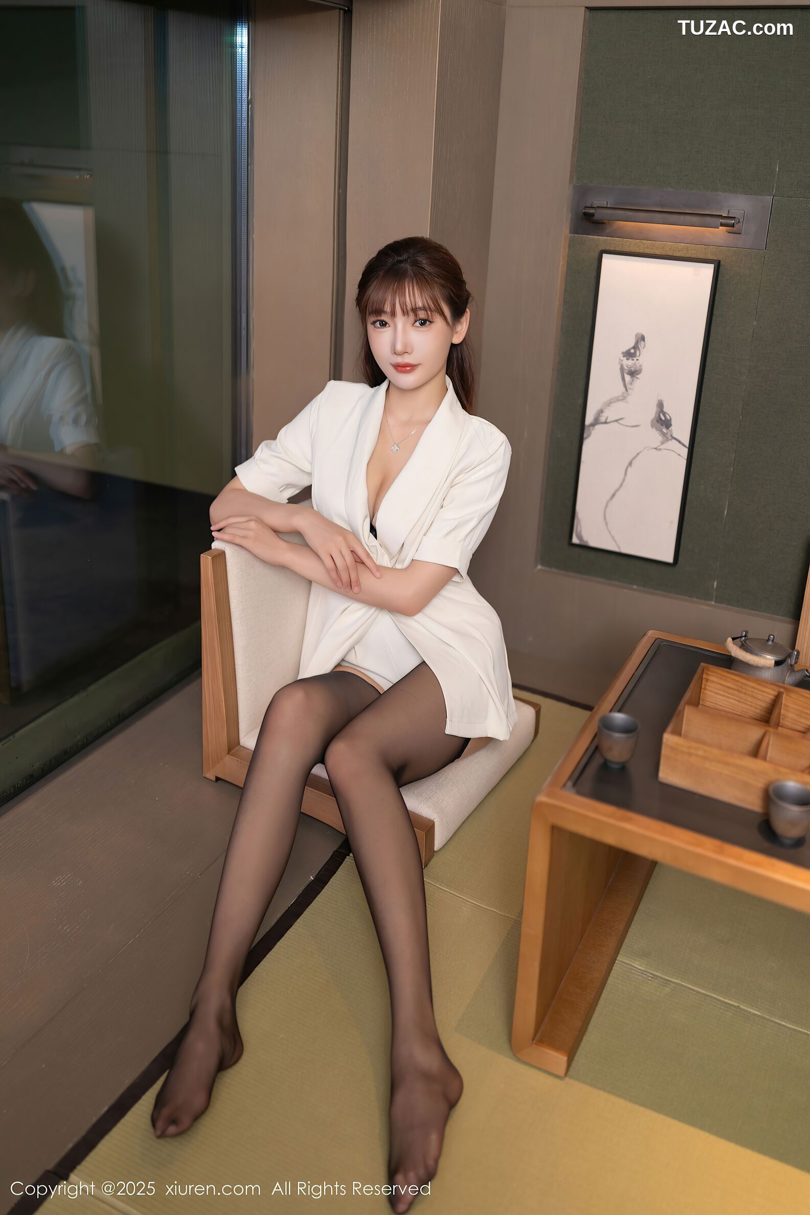 XiuRen秀人网-10650-陆萱萱-白色外套白短裤黑丝珍珠内裤-2025.08.14
