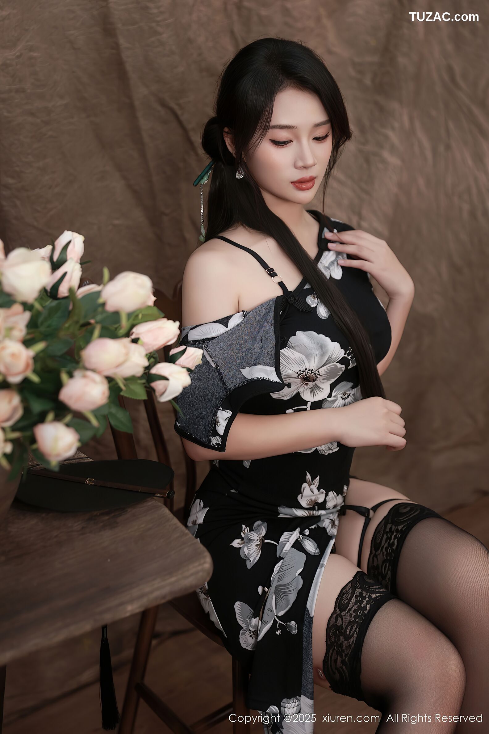 XiuRen秀人网-10655-南乔-黑色白印花旗袍紫色情趣内衣-2025.08.15