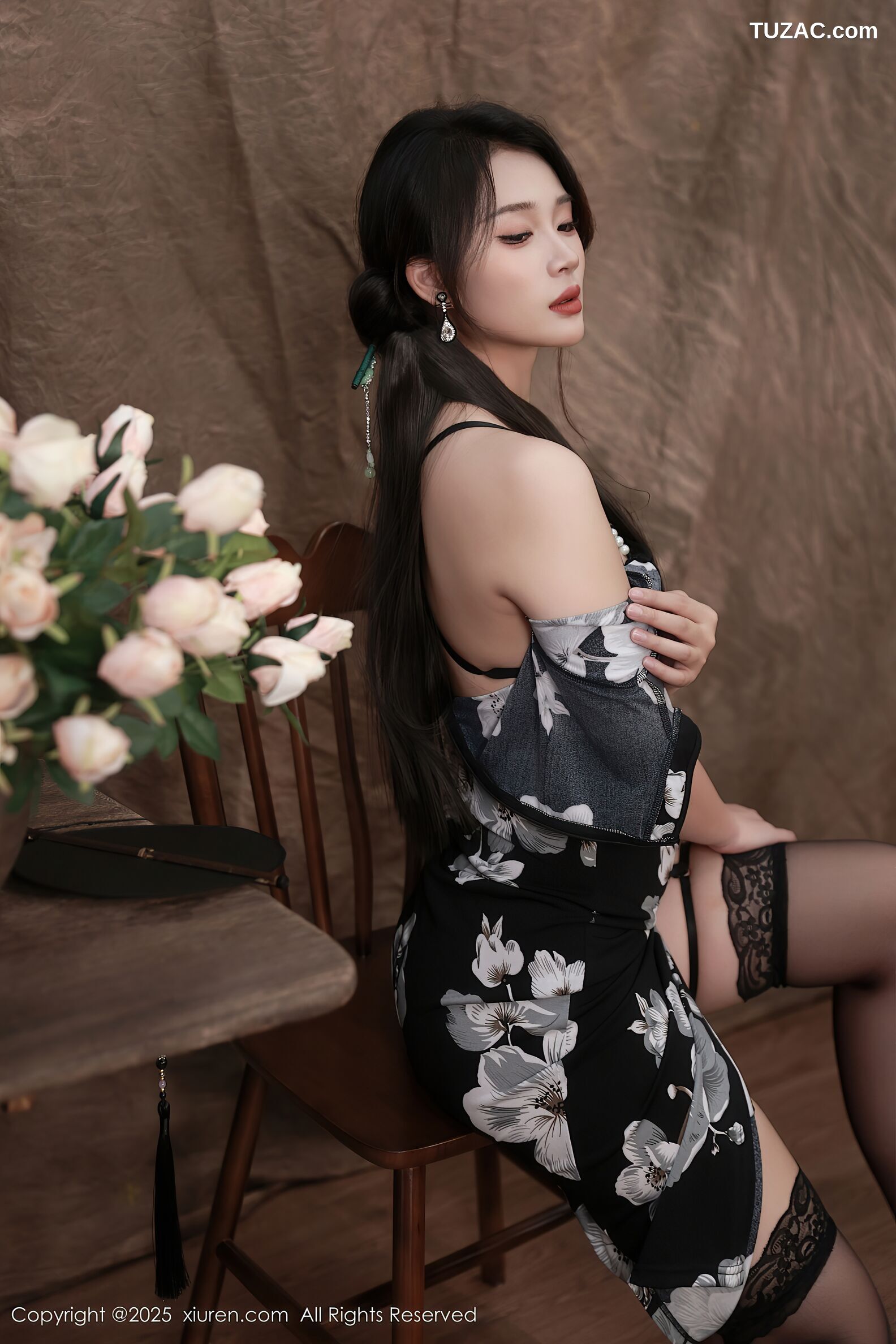 XiuRen秀人网-10655-南乔-黑色白印花旗袍紫色情趣内衣-2025.08.15