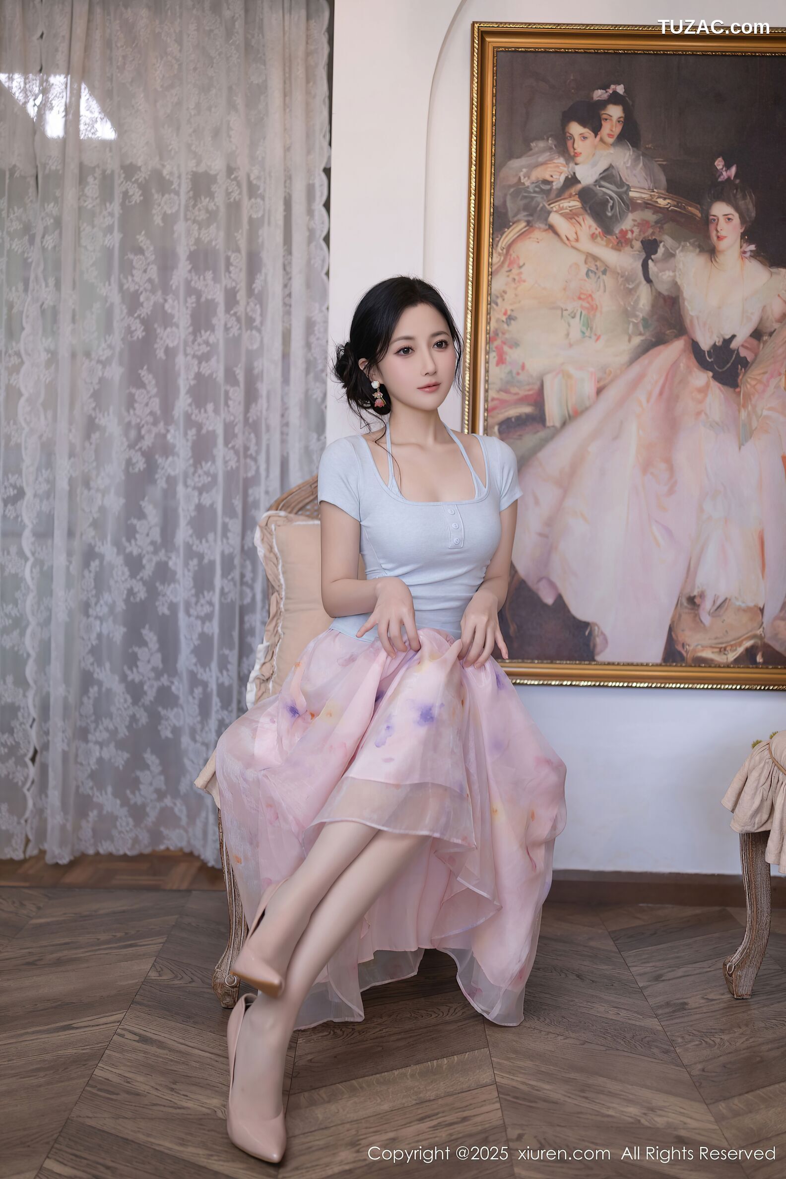 XiuRen秀人网-10656-鱼子酱Fish-浅灰T淡粉纱裙诱人肉色丝袜-2025.08.15