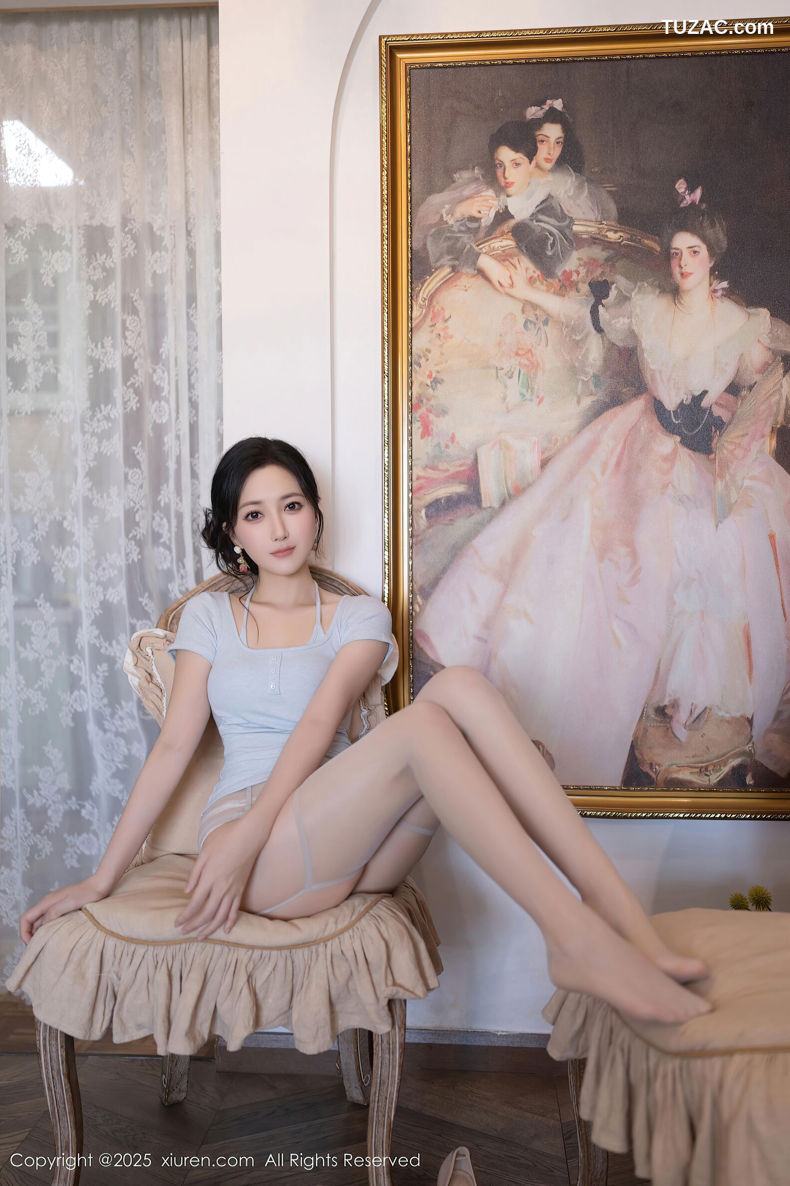 XiuRen秀人网-10656-鱼子酱Fish-浅灰T淡粉纱裙诱人肉色丝袜-2025.08.15