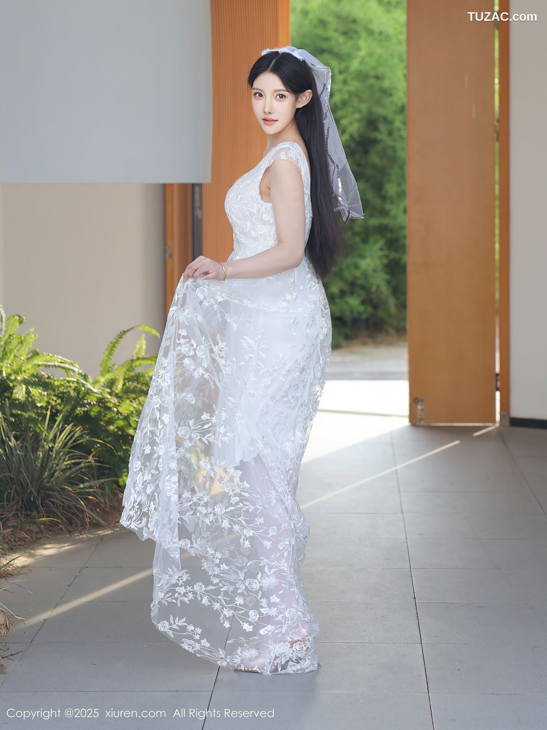 XiuRen秀人网-10661-梨霜儿-白色婚纱诱人白色丝袜-2025.08.18