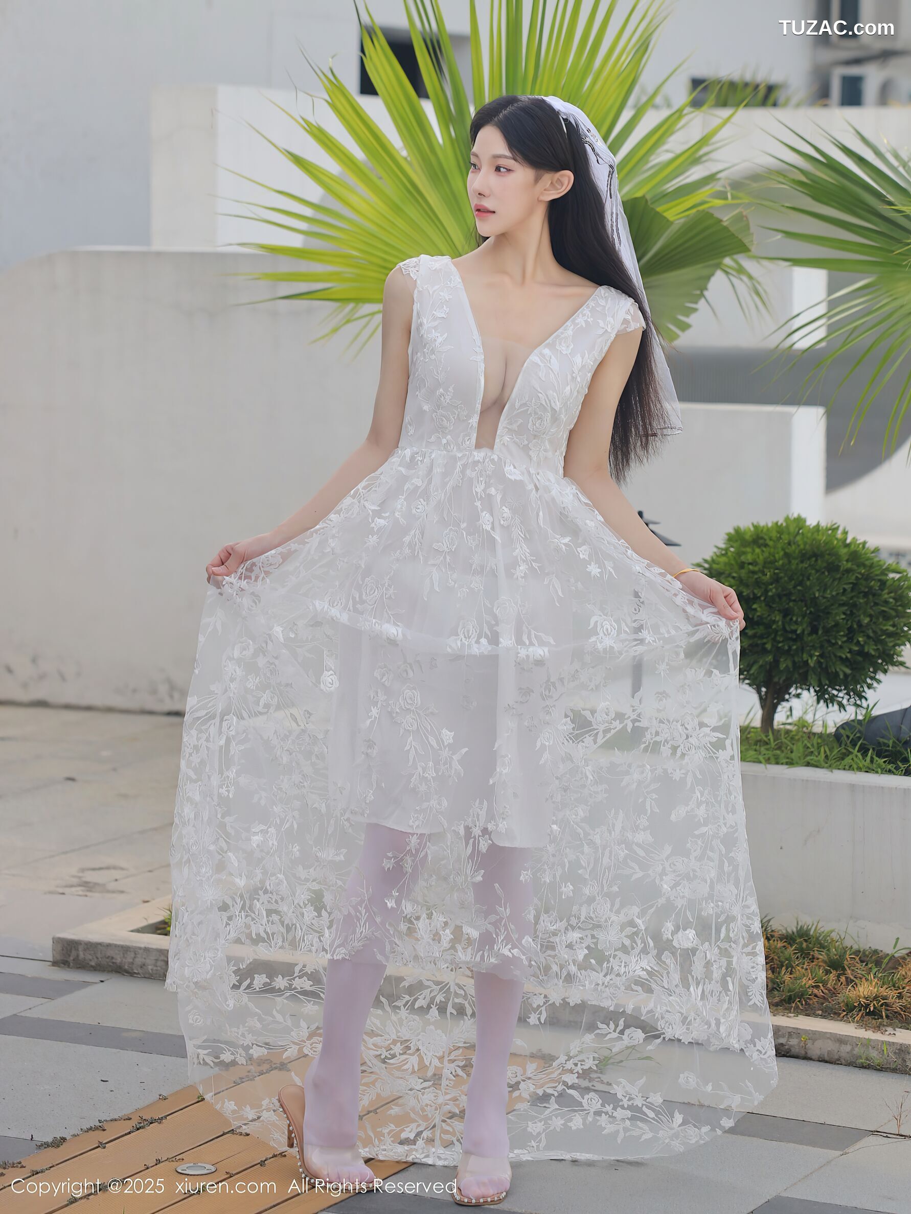 XiuRen秀人网-10661-梨霜儿-白色婚纱诱人白色丝袜-2025.08.18