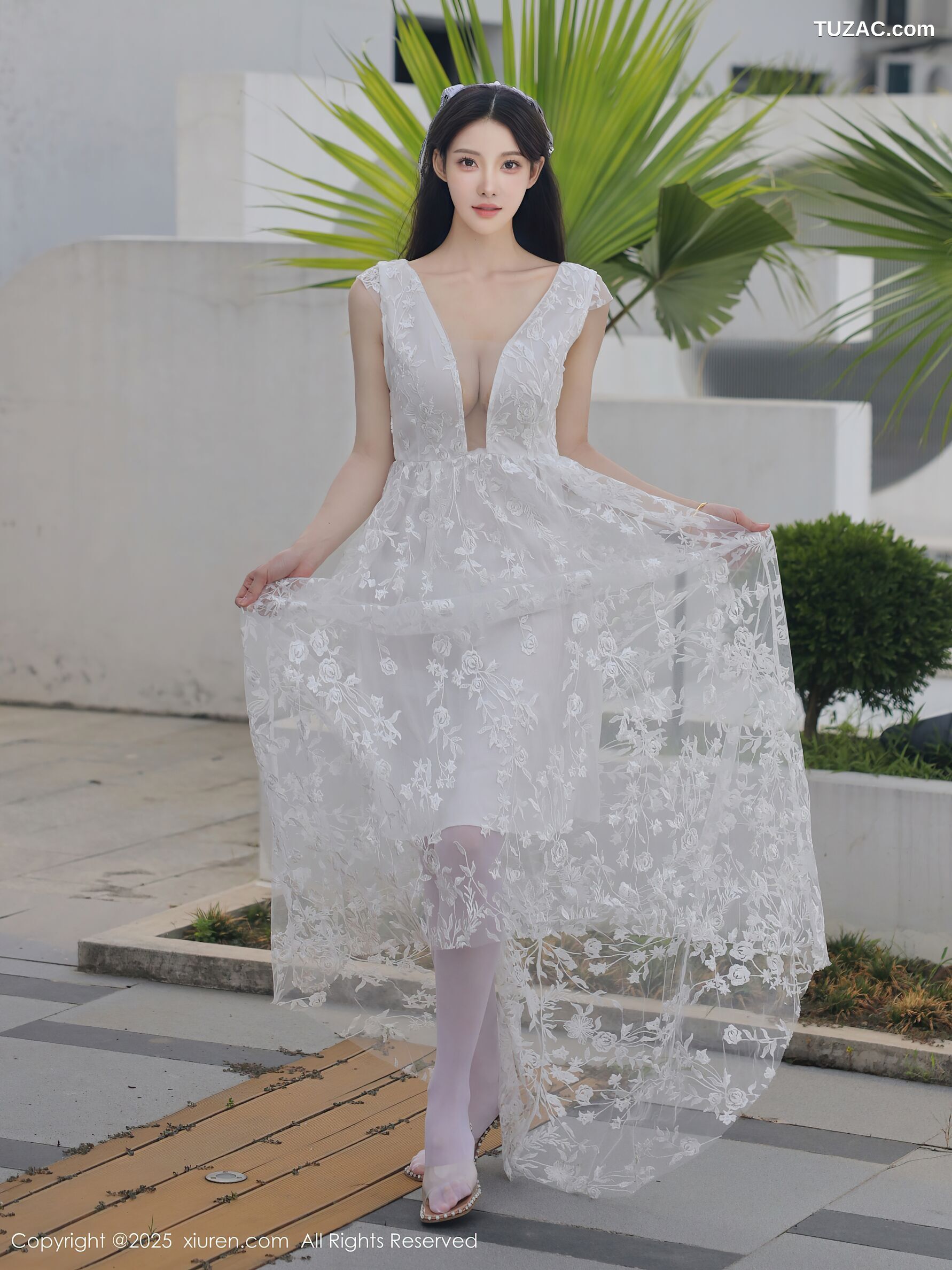 XiuRen秀人网-10661-梨霜儿-白色婚纱诱人白色丝袜-2025.08.18