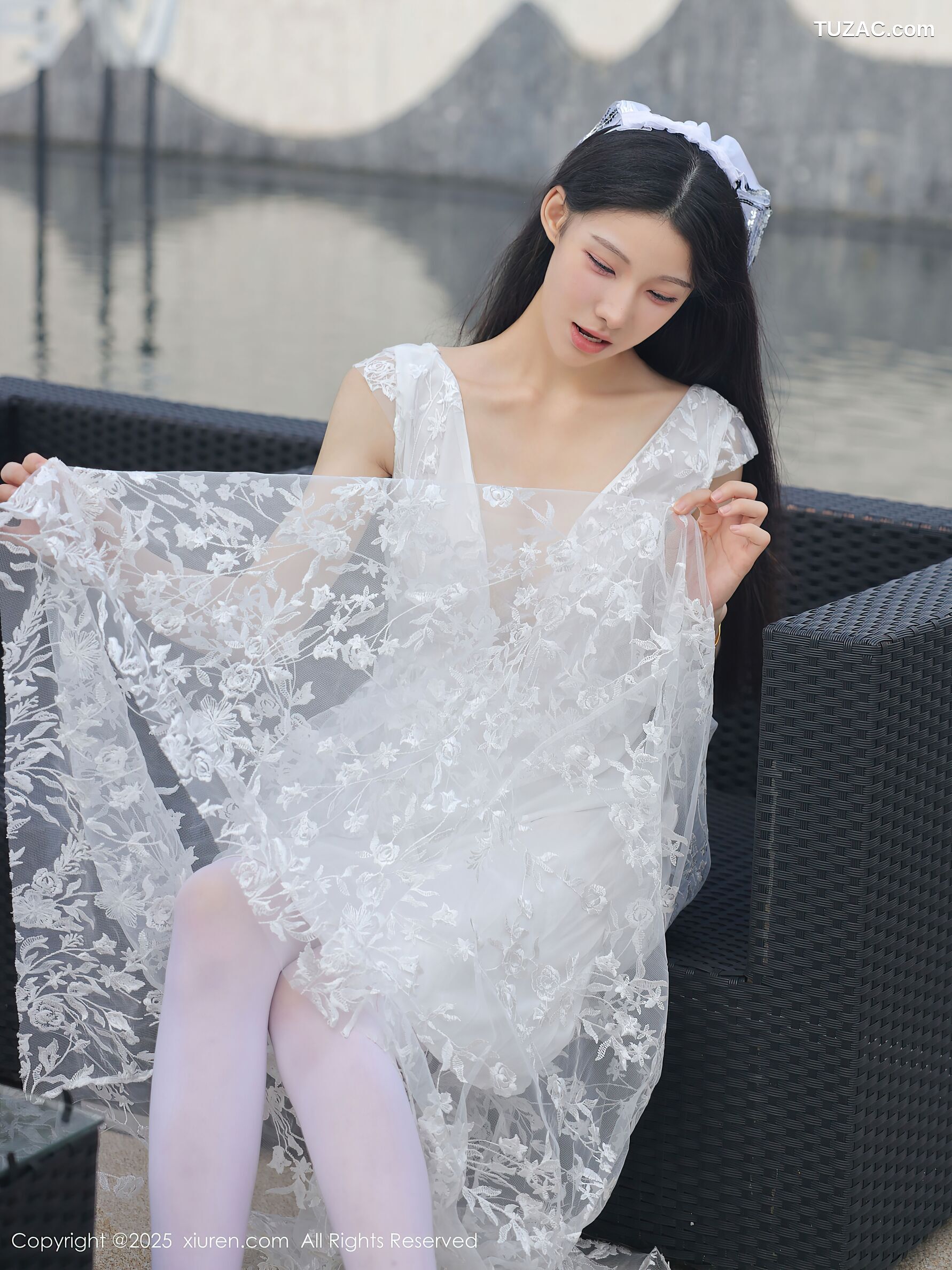 XiuRen秀人网-10661-梨霜儿-白色婚纱诱人白色丝袜-2025.08.18