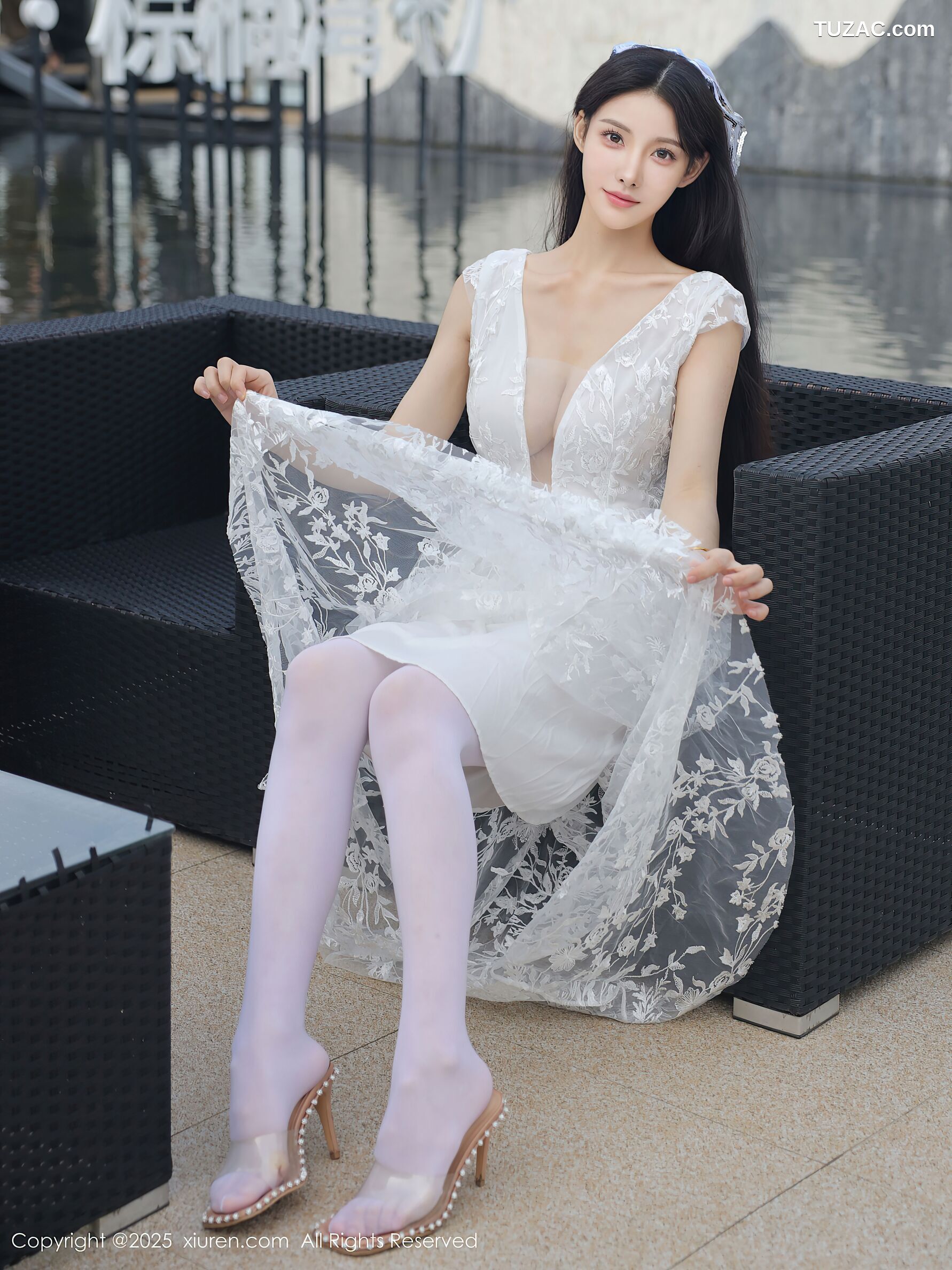XiuRen秀人网-10661-梨霜儿-白色婚纱诱人白色丝袜-2025.08.18
