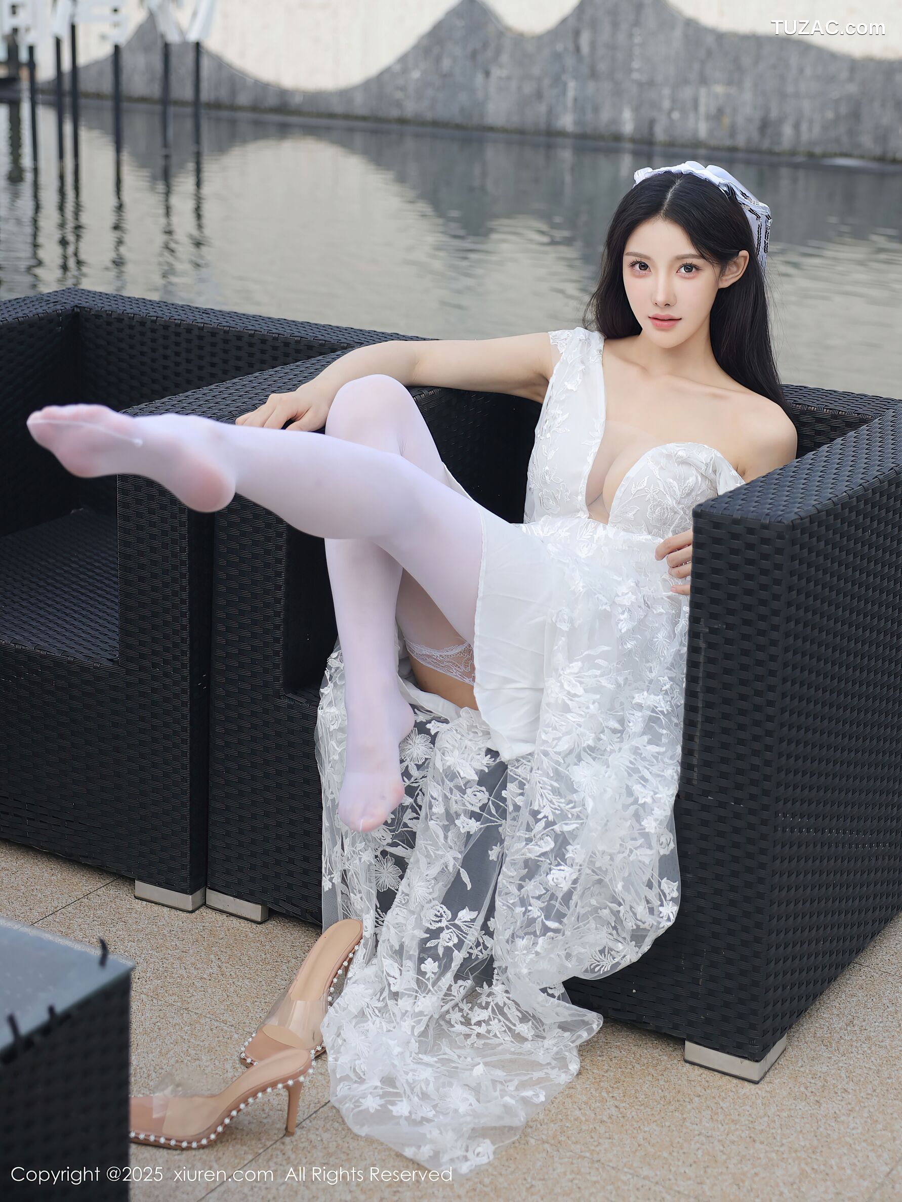 XiuRen秀人网-10661-梨霜儿-白色婚纱诱人白色丝袜-2025.08.18