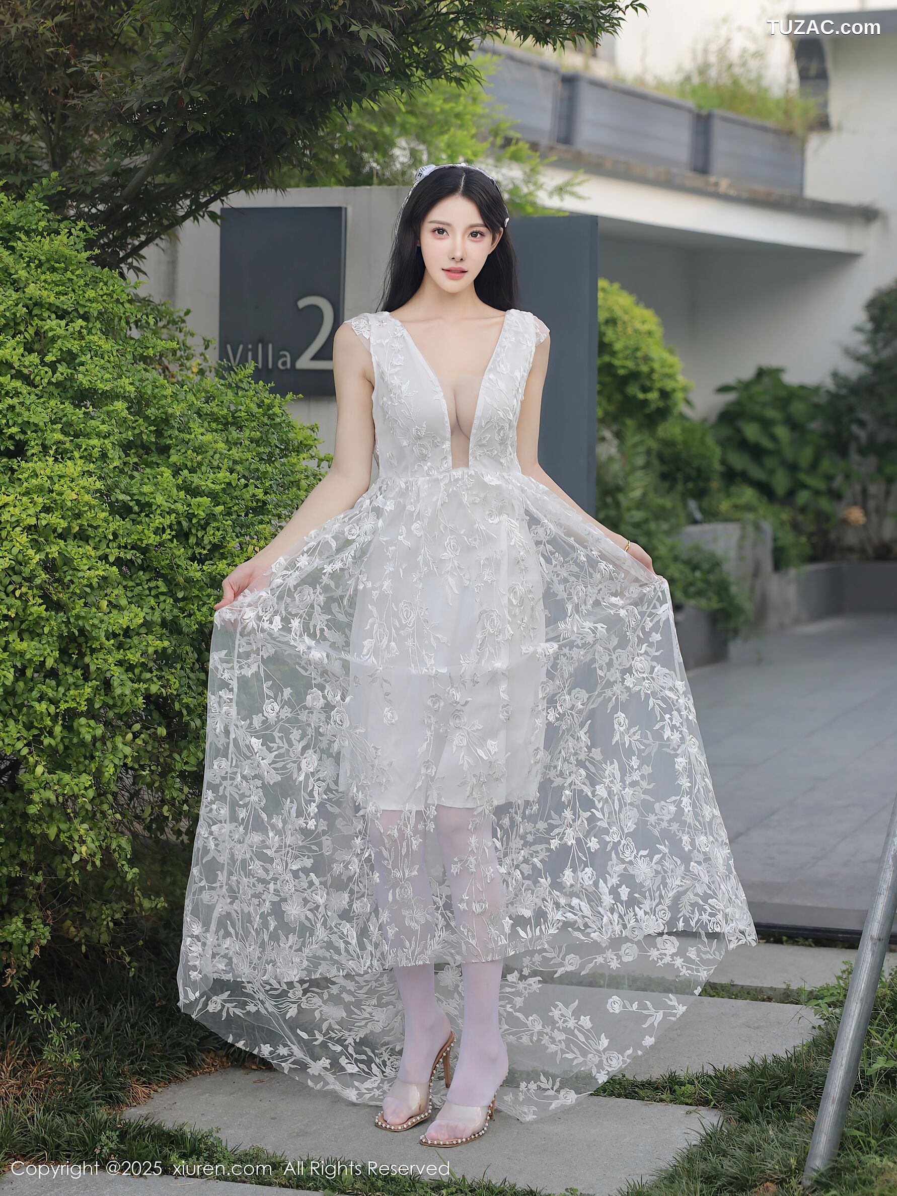 XiuRen秀人网-10661-梨霜儿-白色婚纱诱人白色丝袜-2025.08.18