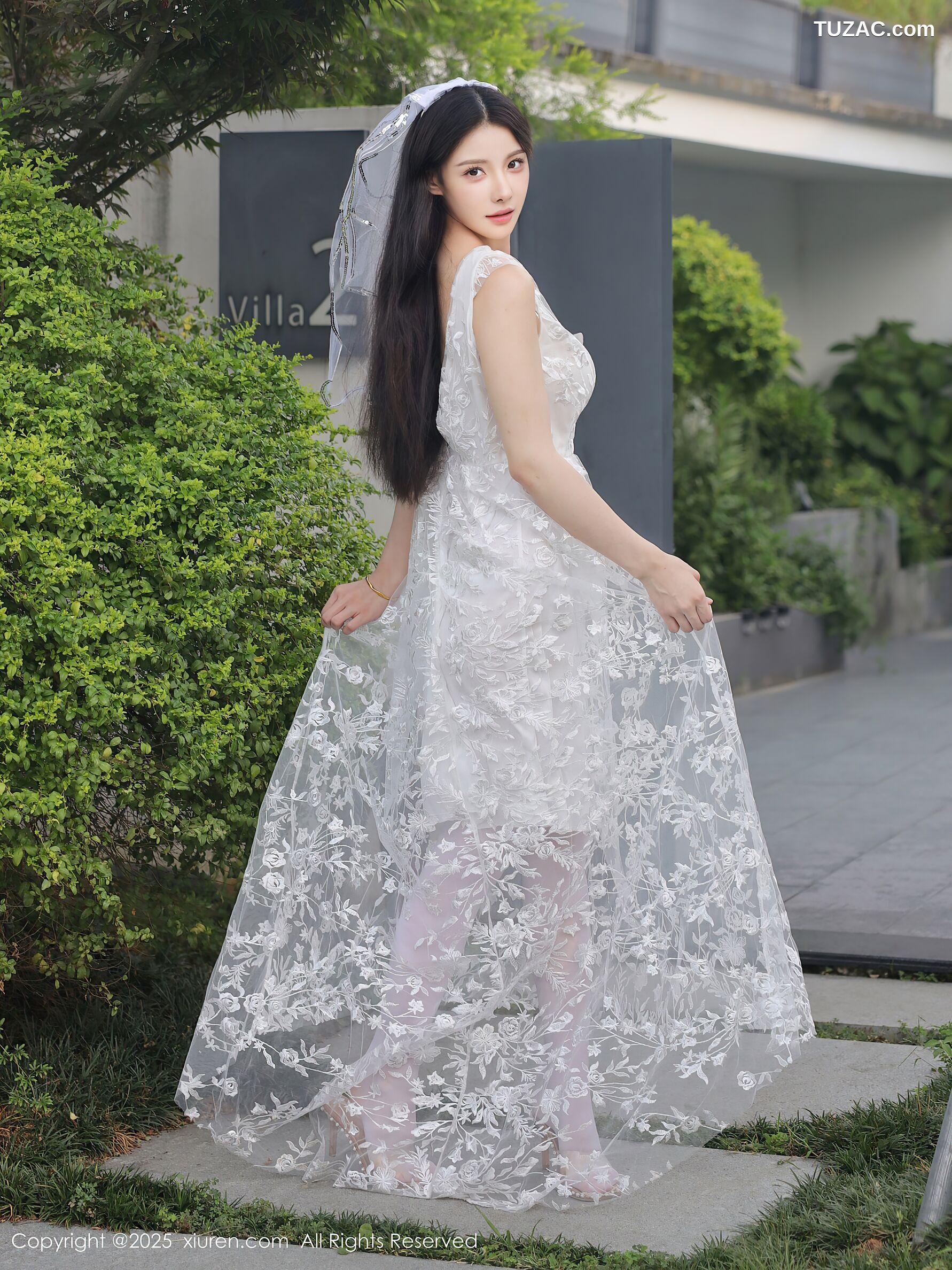 XiuRen秀人网-10661-梨霜儿-白色婚纱诱人白色丝袜-2025.08.18