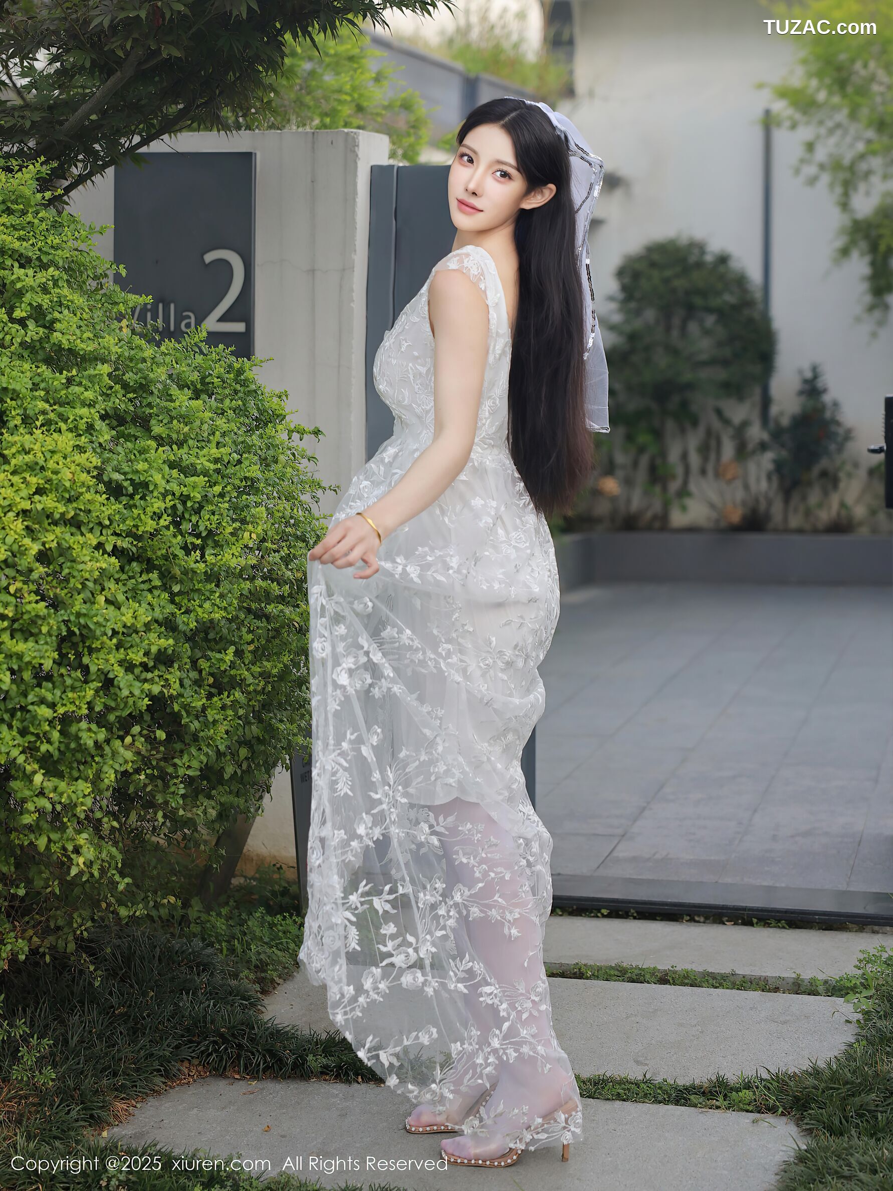 XiuRen秀人网-10661-梨霜儿-白色婚纱诱人白色丝袜-2025.08.18