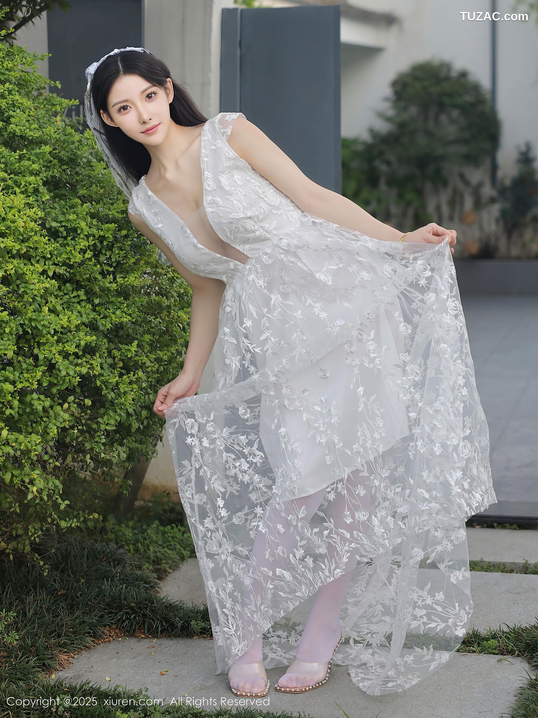 XiuRen秀人网-10661-梨霜儿-白色婚纱诱人白色丝袜-2025.08.18