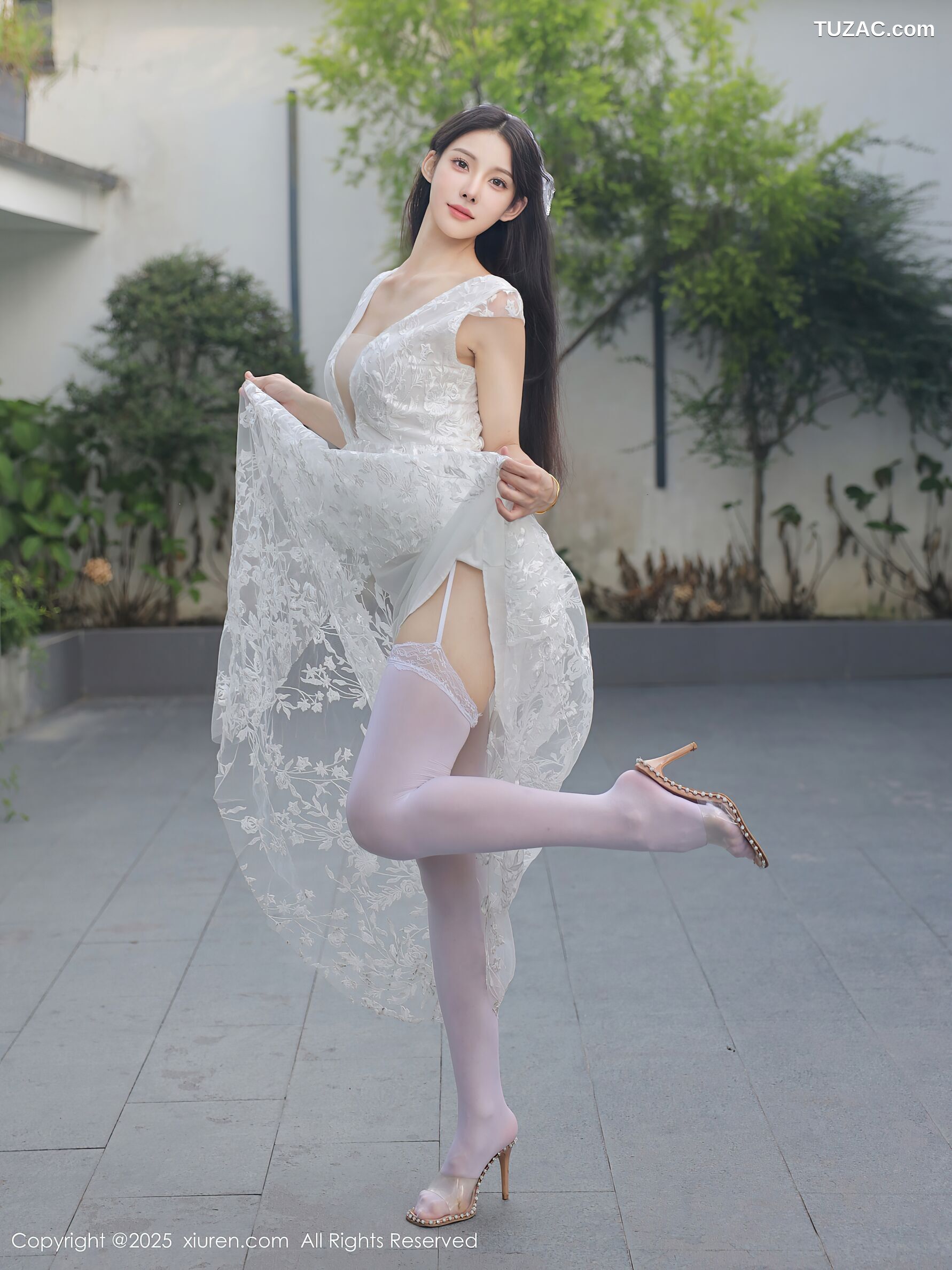 XiuRen秀人网-10661-梨霜儿-白色婚纱诱人白色丝袜-2025.08.18