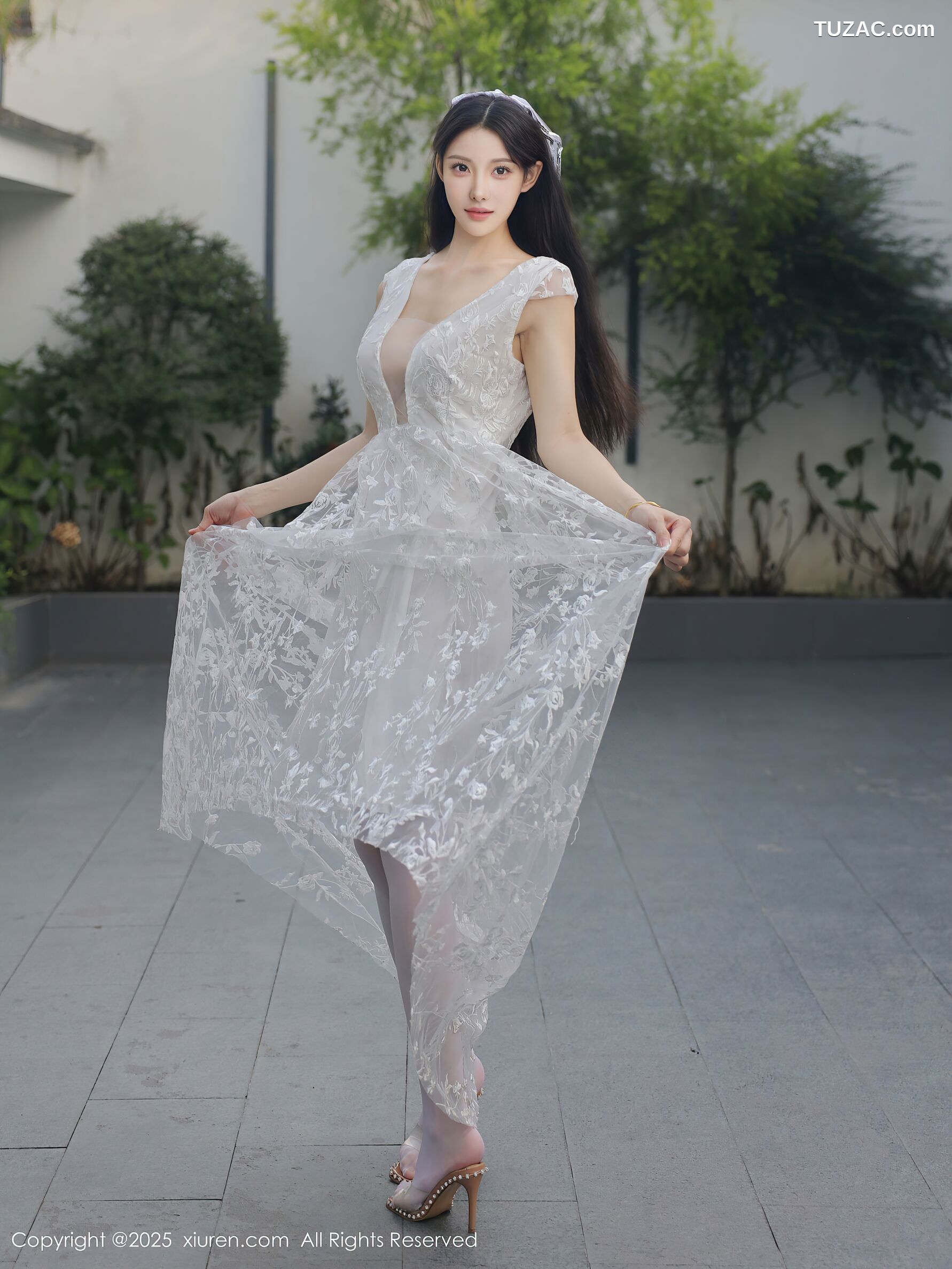 XiuRen秀人网-10661-梨霜儿-白色婚纱诱人白色丝袜-2025.08.18
