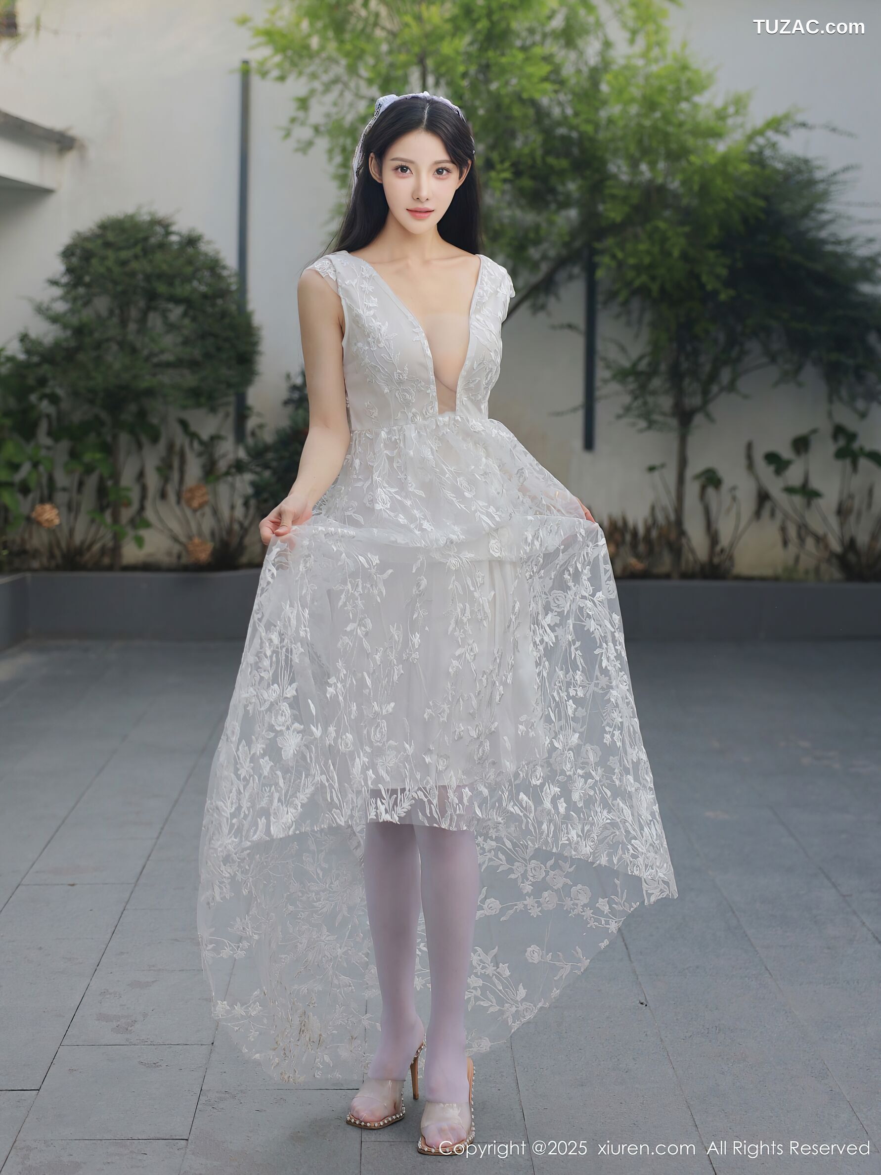 XiuRen秀人网-10661-梨霜儿-白色婚纱诱人白色丝袜-2025.08.18