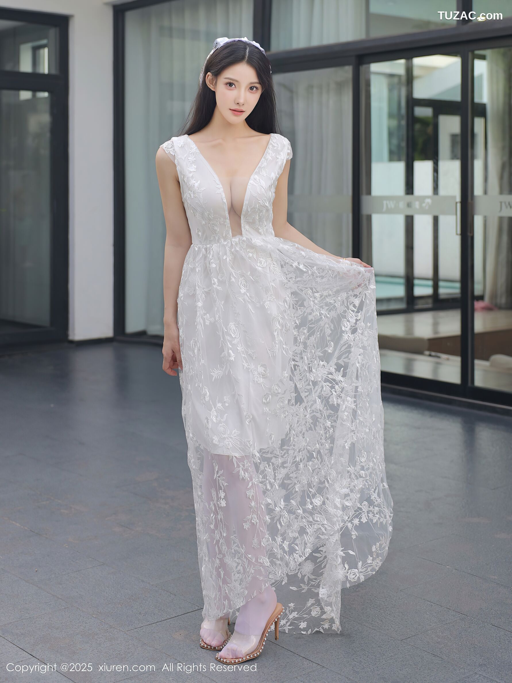 XiuRen秀人网-10661-梨霜儿-白色婚纱诱人白色丝袜-2025.08.18