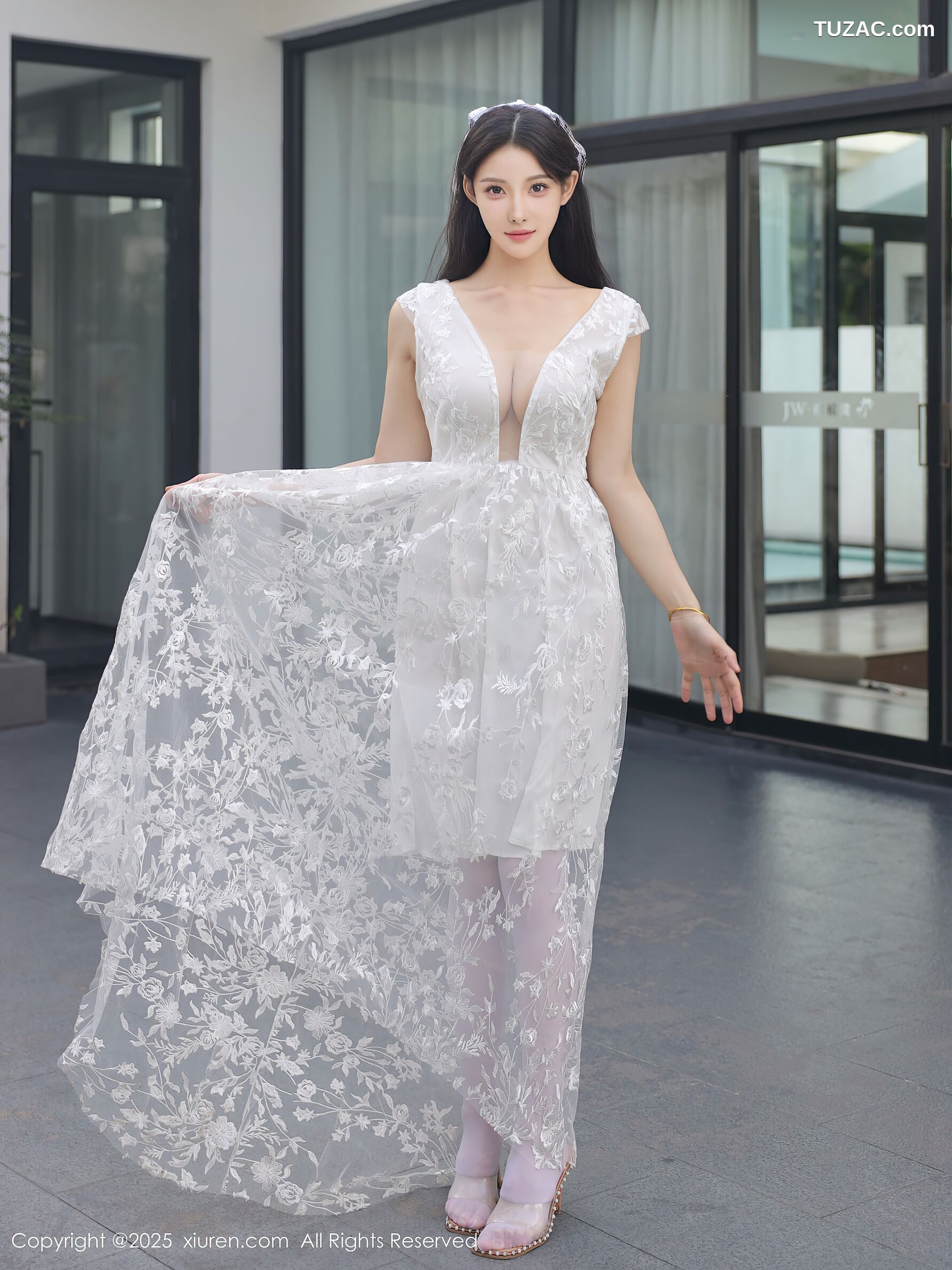 XiuRen秀人网-10661-梨霜儿-白色婚纱诱人白色丝袜-2025.08.18