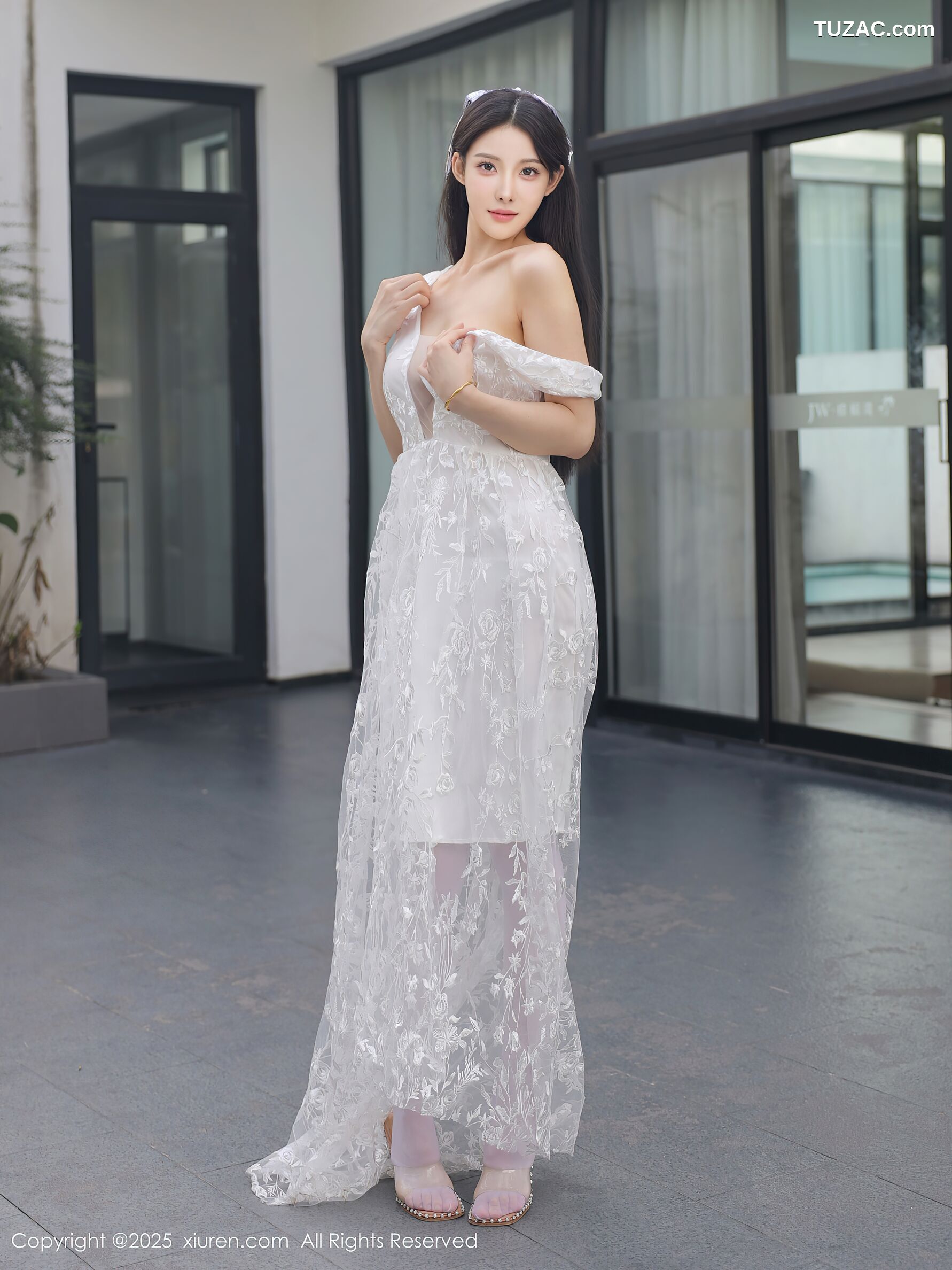 XiuRen秀人网-10661-梨霜儿-白色婚纱诱人白色丝袜-2025.08.18