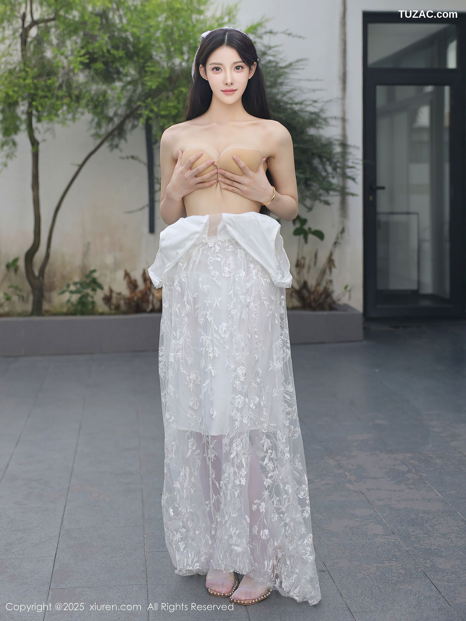 XiuRen秀人网-10661-梨霜儿-白色婚纱诱人白色丝袜-2025.08.18