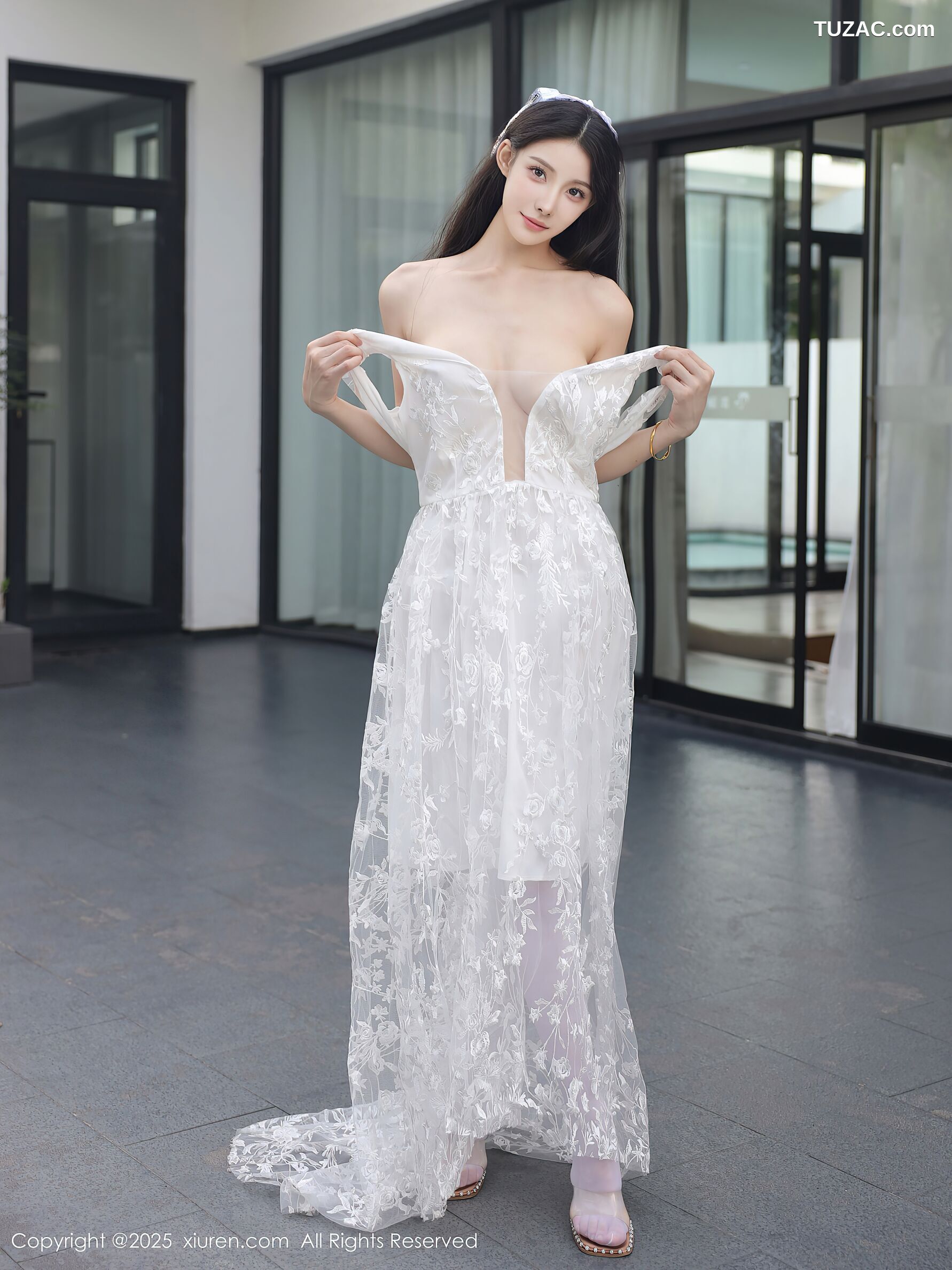 XiuRen秀人网-10661-梨霜儿-白色婚纱诱人白色丝袜-2025.08.18
